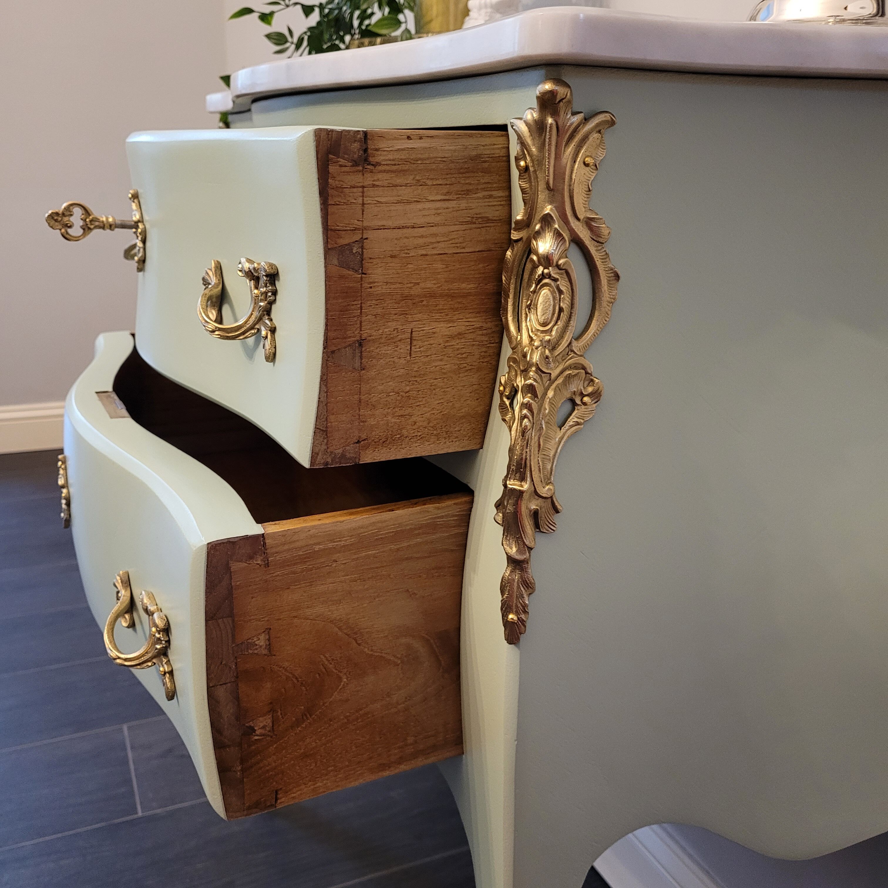 Louis XV style chest of drawers, curved with 2 drawers