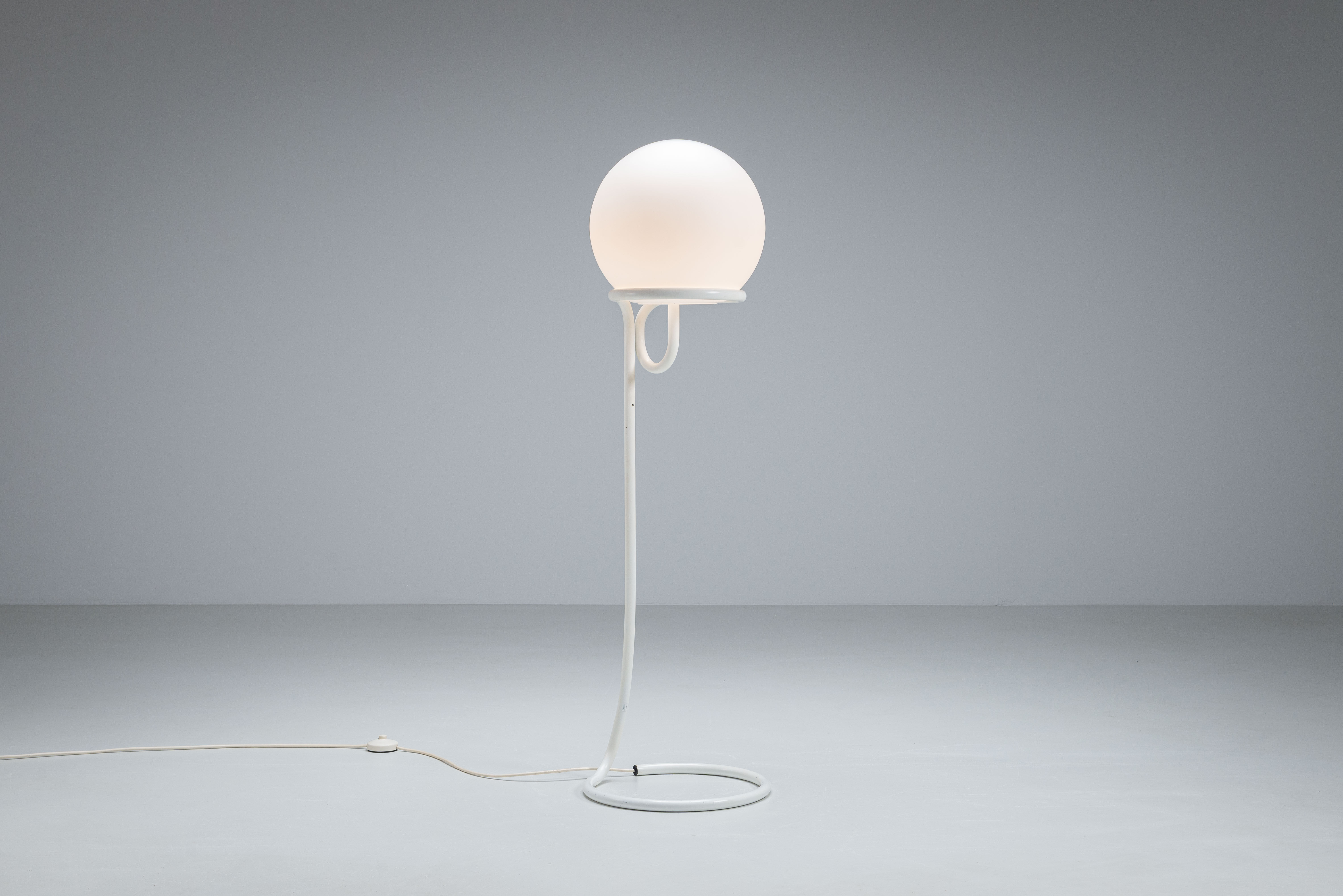 Lampe sur pied Globe par Aldo van den Nieuwelaar