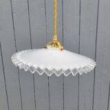 Serrated opaline suspension