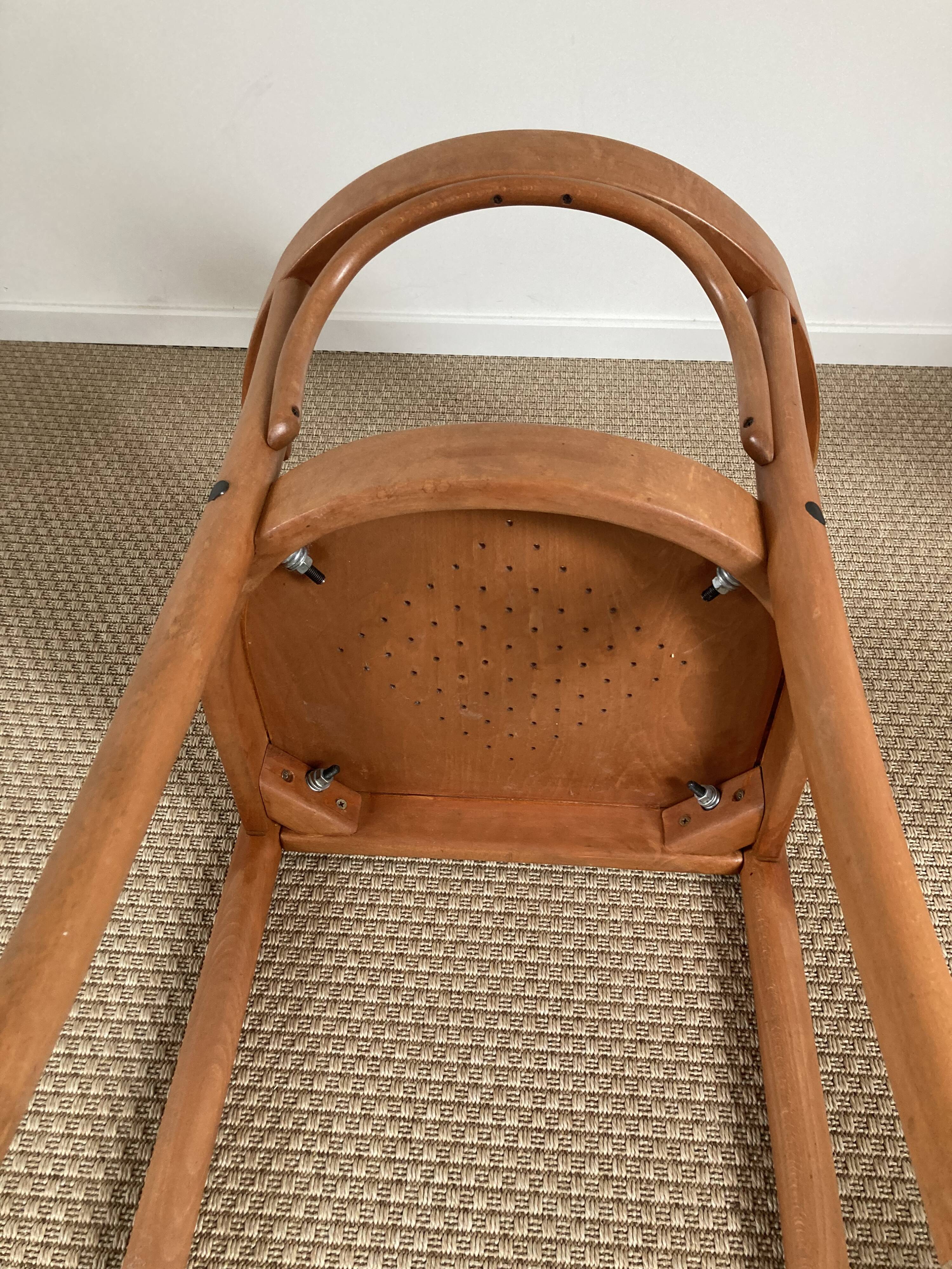 Lot 4 chairs