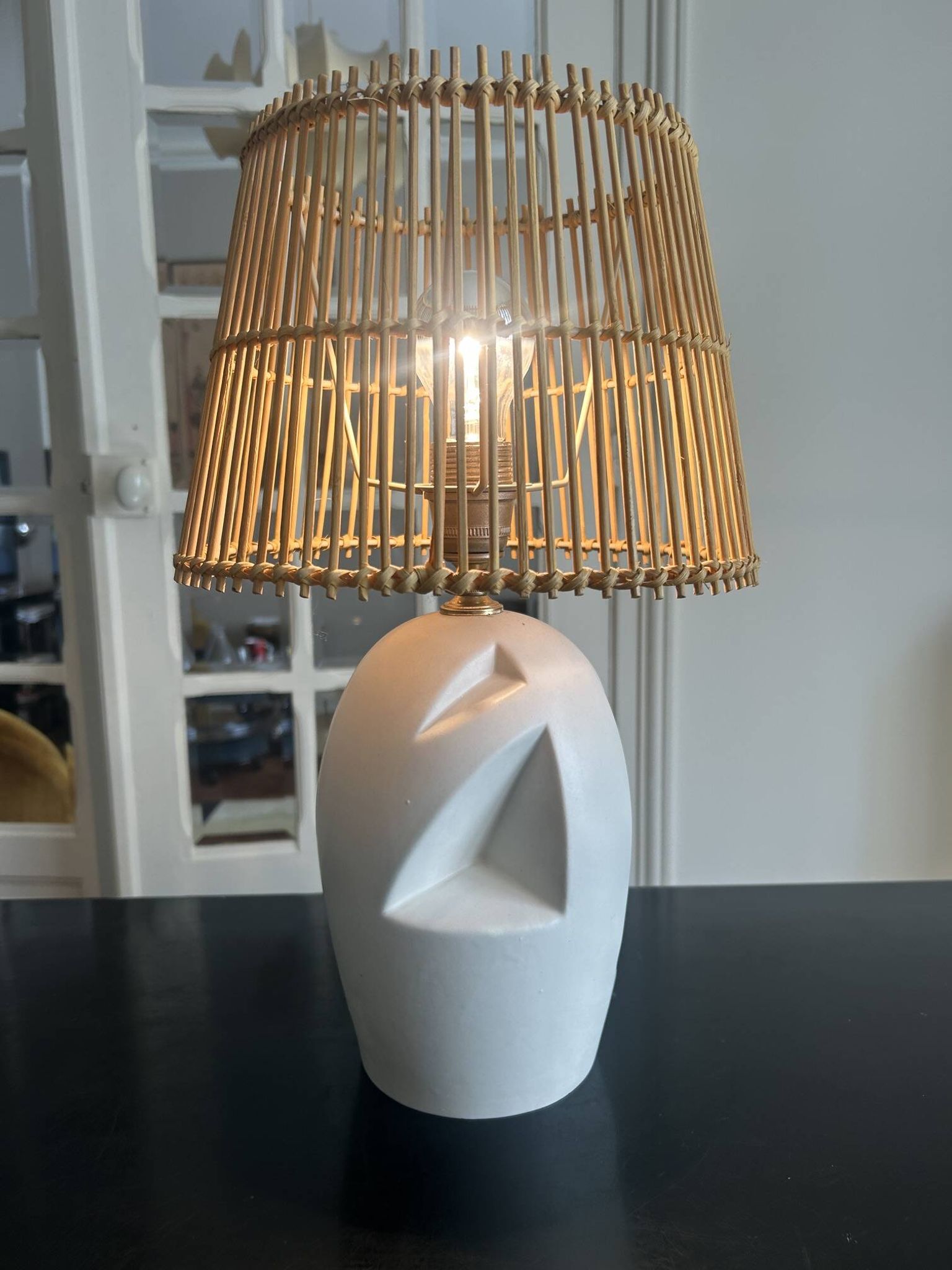 Lampe vintage en céramique ajourée