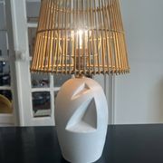 Lampe vintage en céramique ajourée