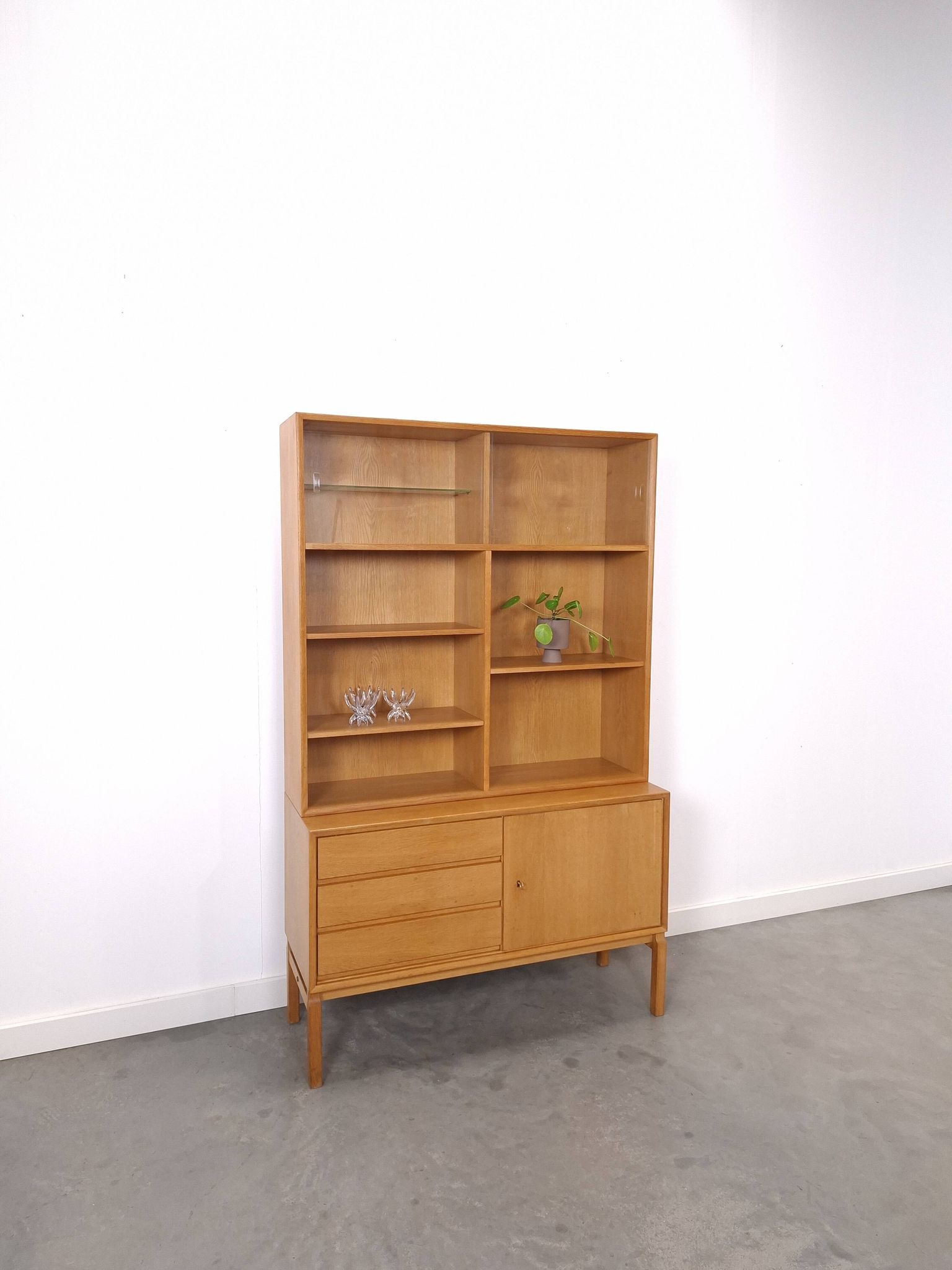 Ikea Grabinski boekenkast met lades