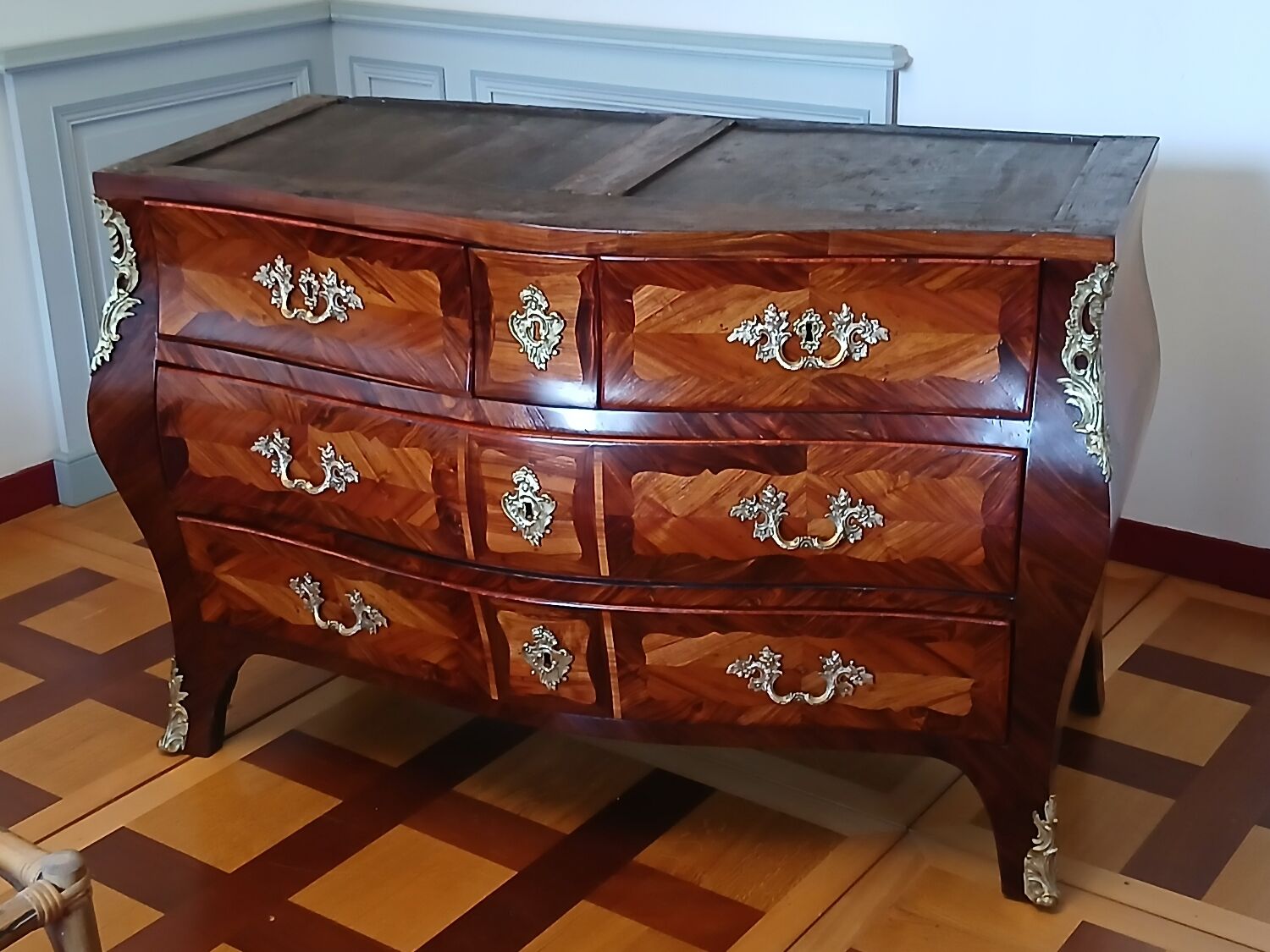 Louis XV Period Commode Stamped Léonard Boudin - Wood Marquetry