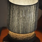Lampe rafia et laine