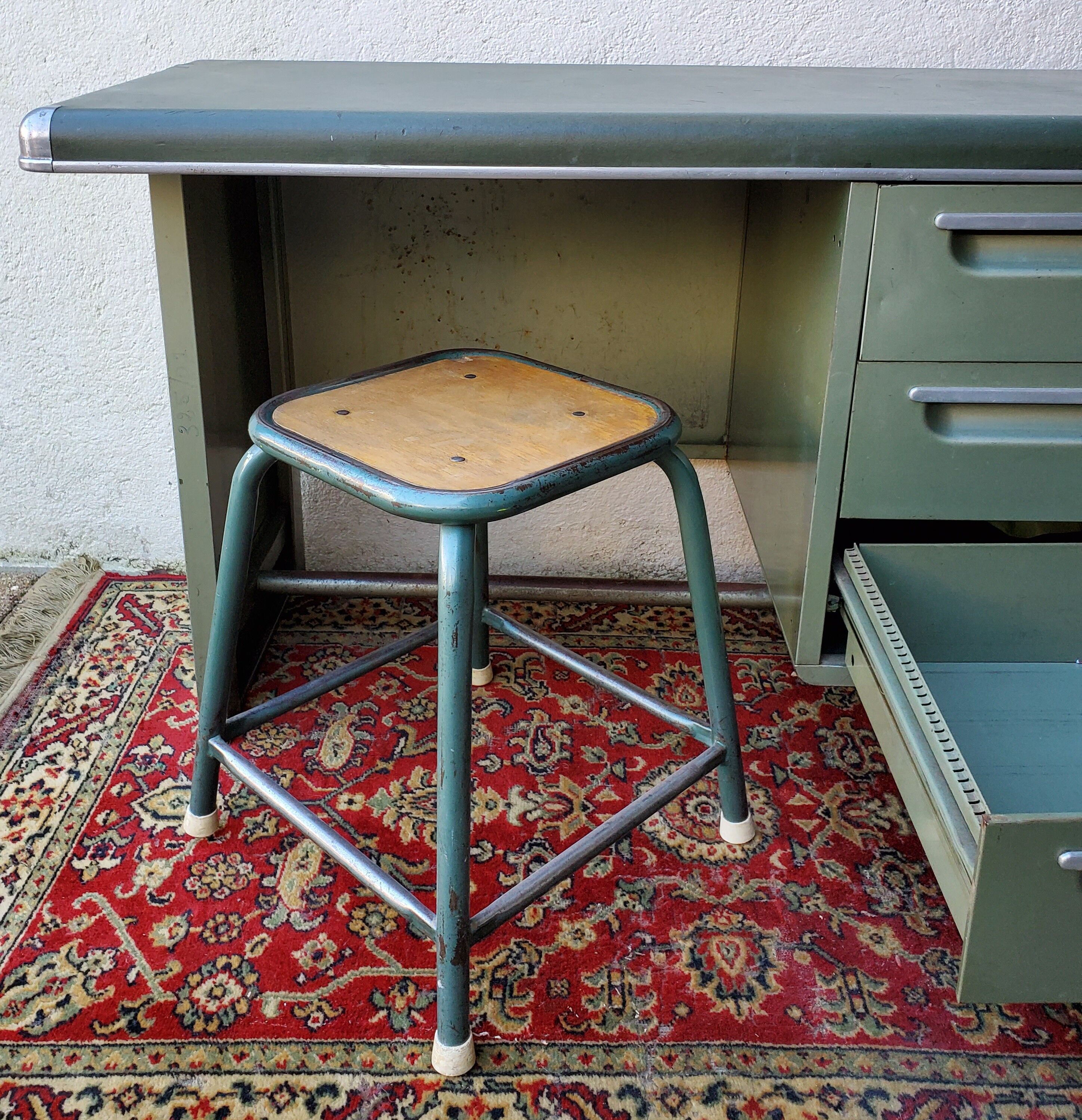 Yac industrial office and stool