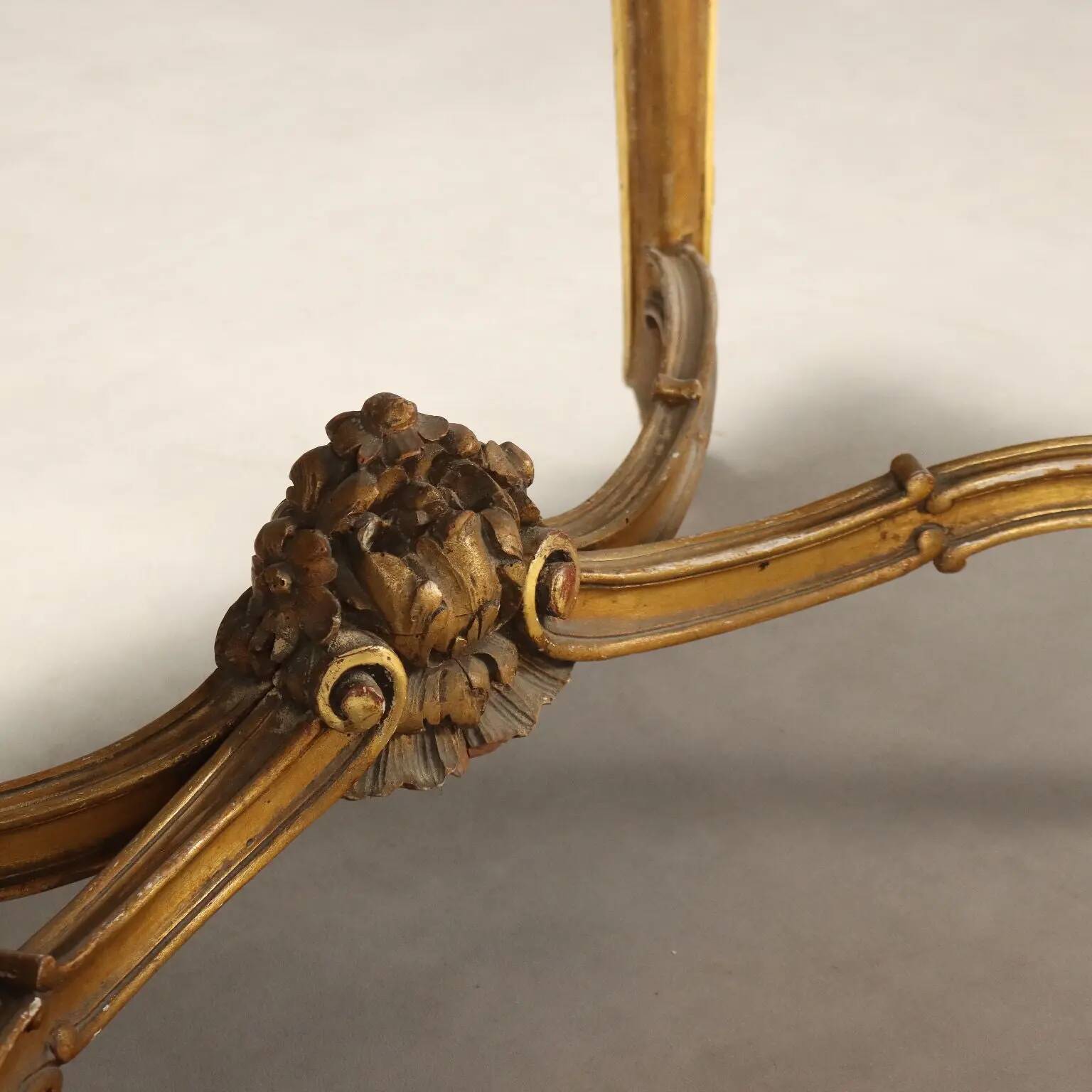 Petite table ancienne style baroque en bois sculpté, Italie, XIXe siècle