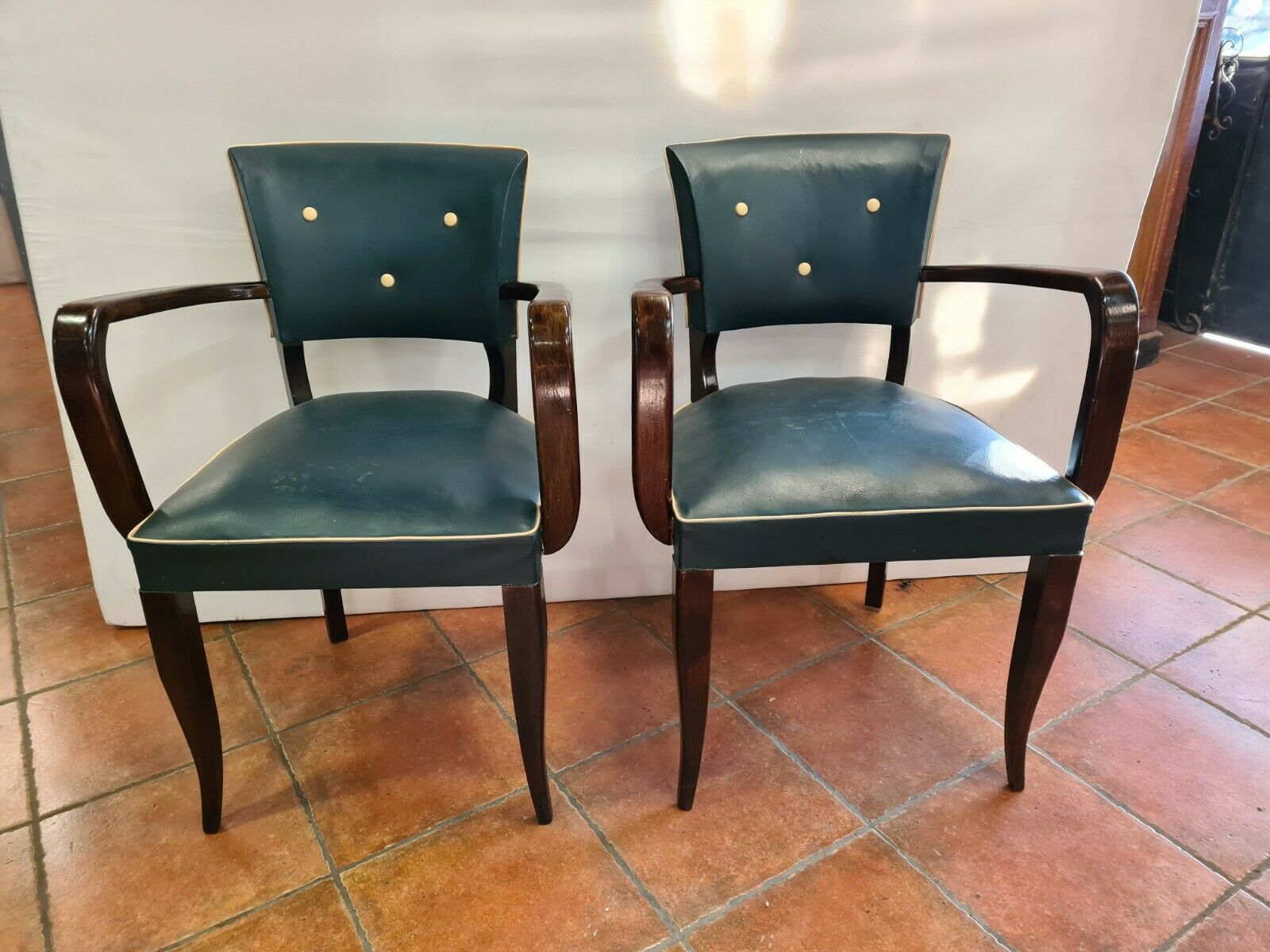 Bridge chairs in skai