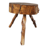 Tabouret tripode en bois brut