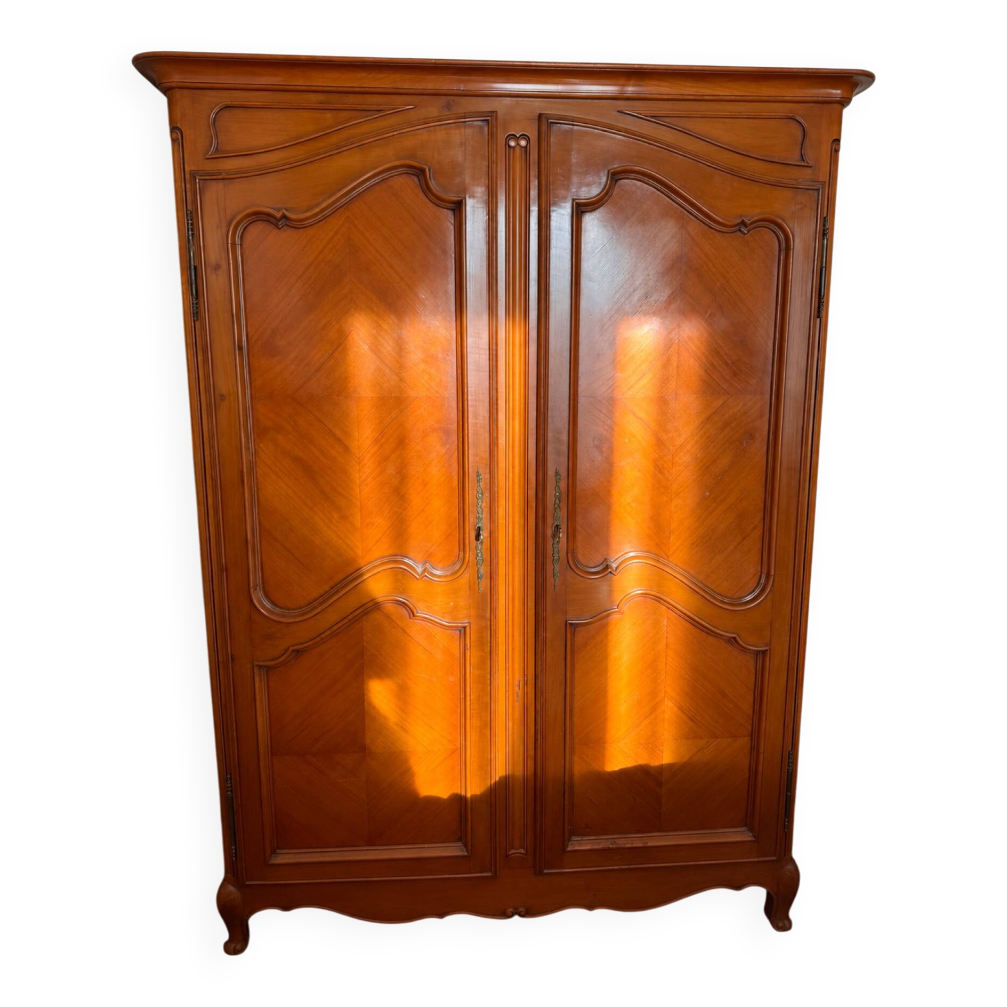 Armoire à 2 portes de style Louis XV