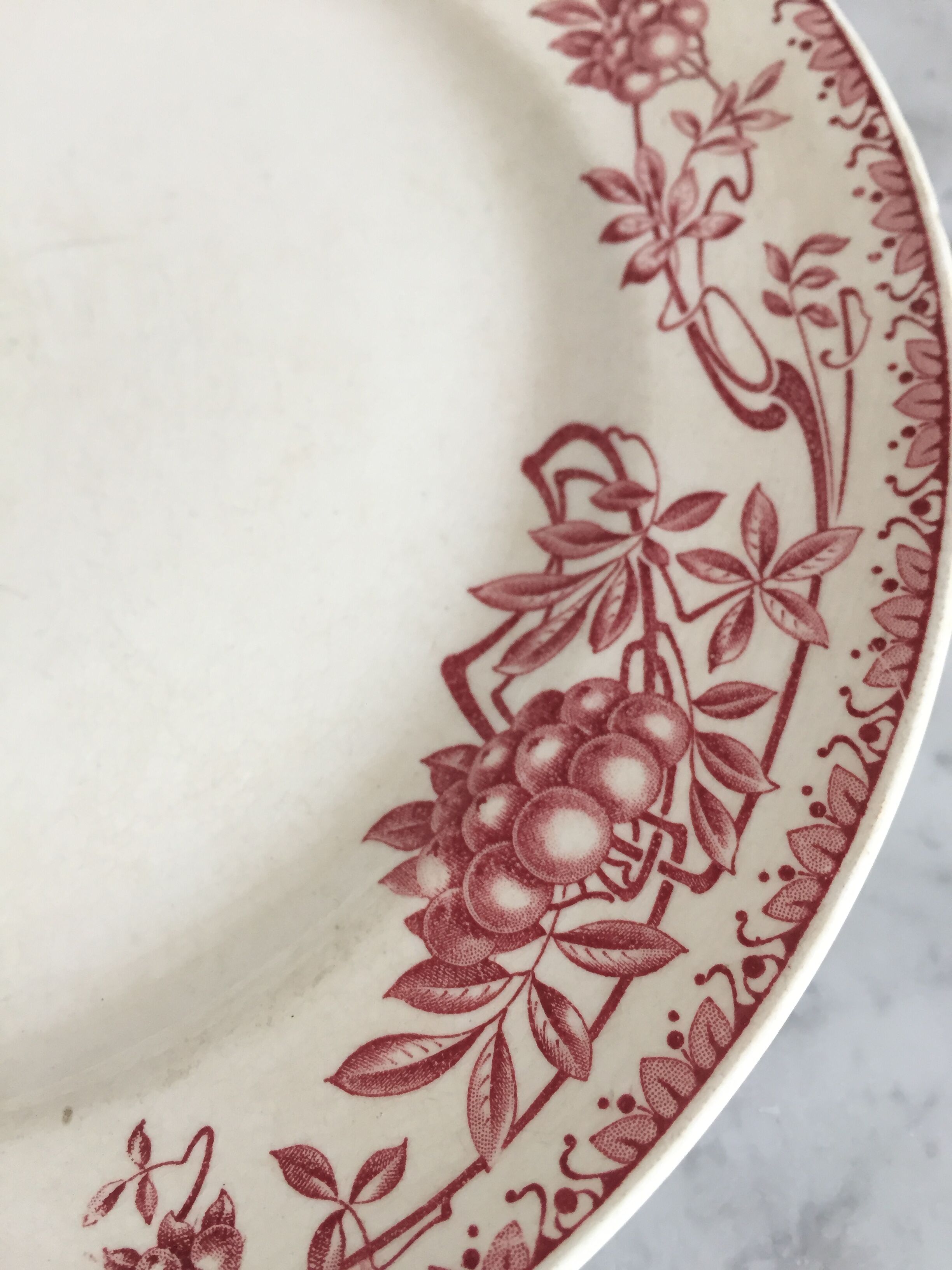 "Sorbier" décor plate by Boch Frères Kéramis