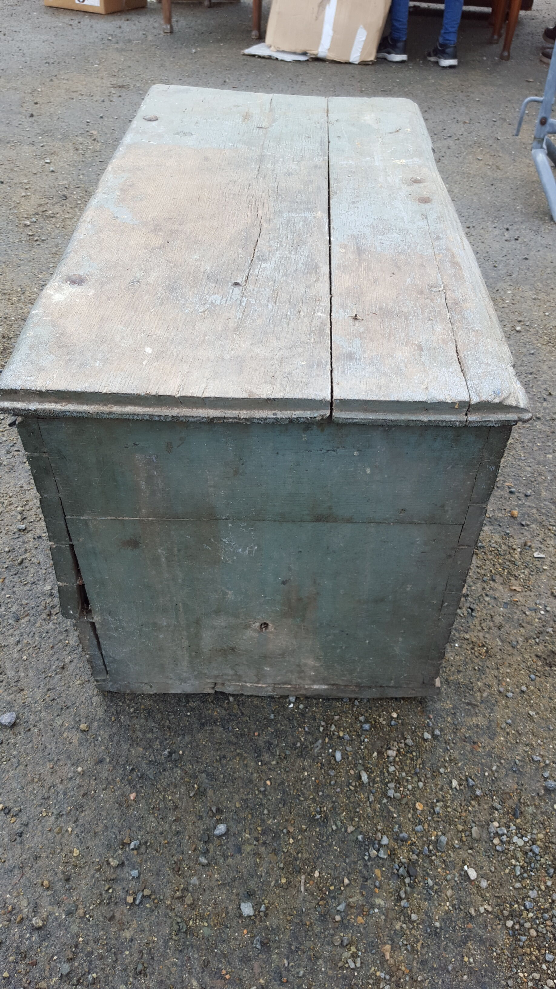 Eighteenth trunk oak patina "original