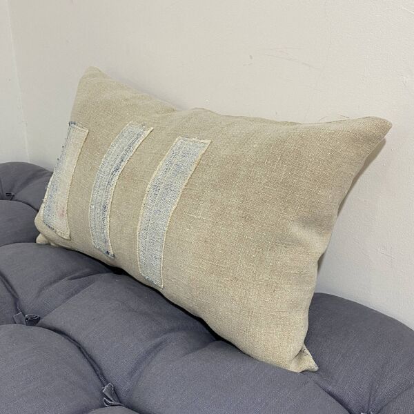 Coussin artisanal en toile ancienne style Kilim