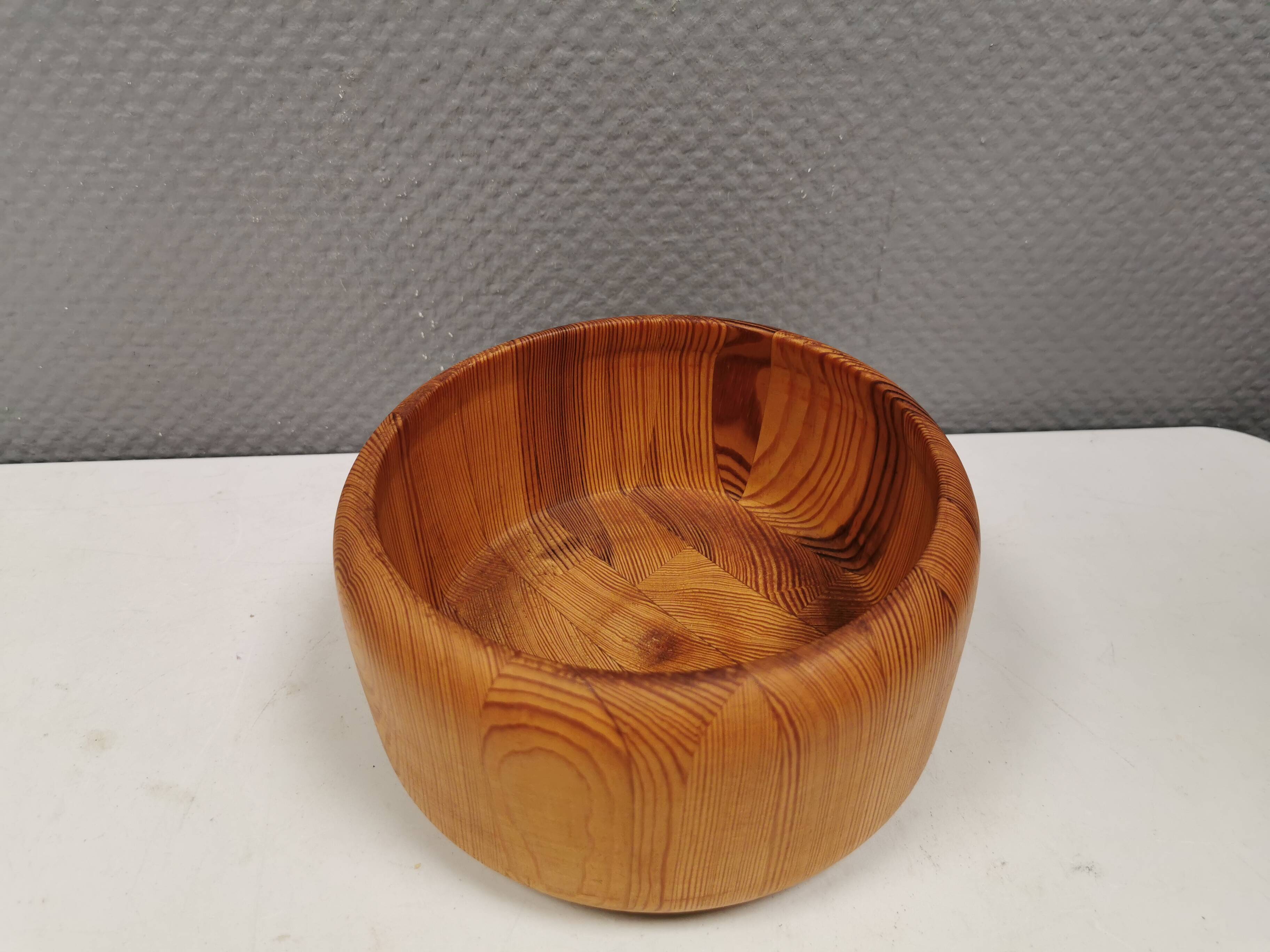 Danish bowl in turned pine from the 1970s-80s.