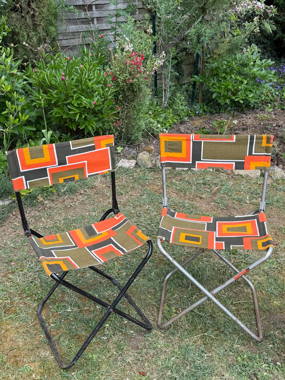 Pair of vintage folding camping chairs - BHV Paris (1970s)