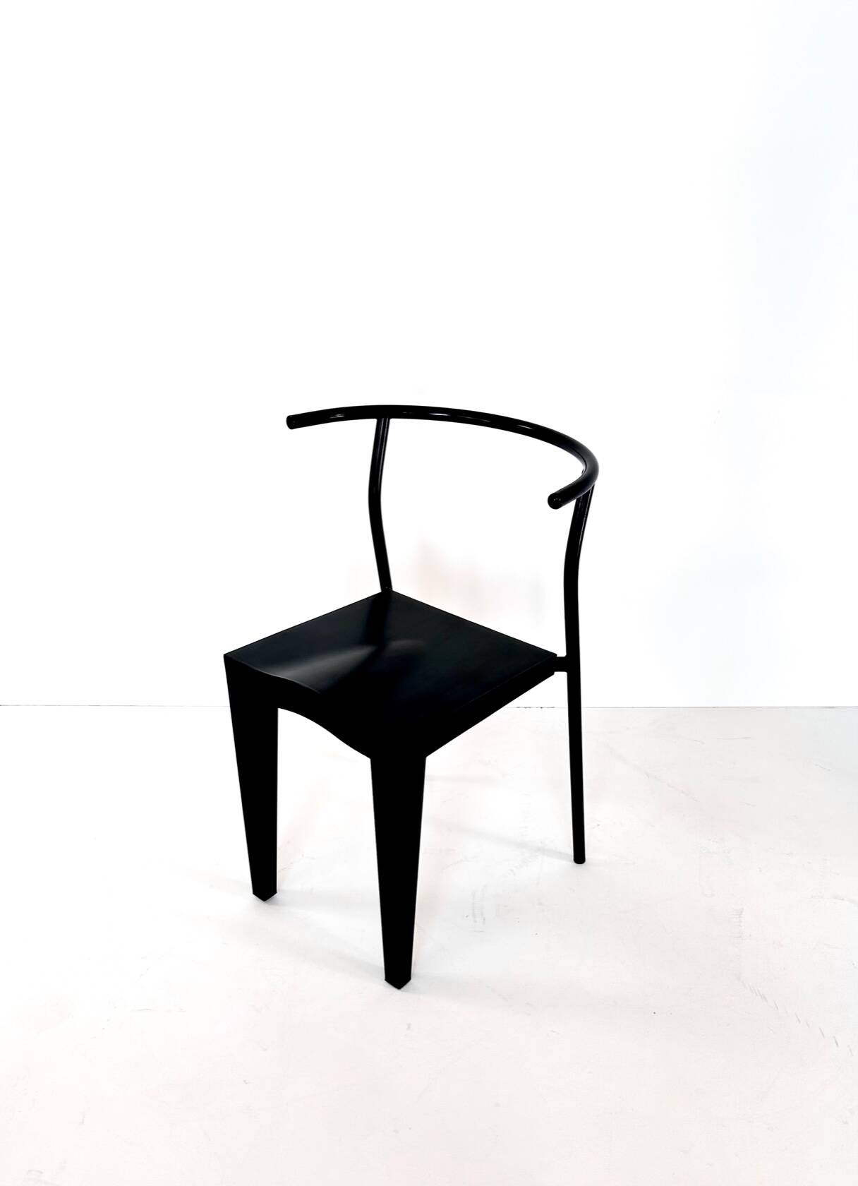 6 black Dr Glob chairs by Philippe Starck for Kartell. Italy 1988.