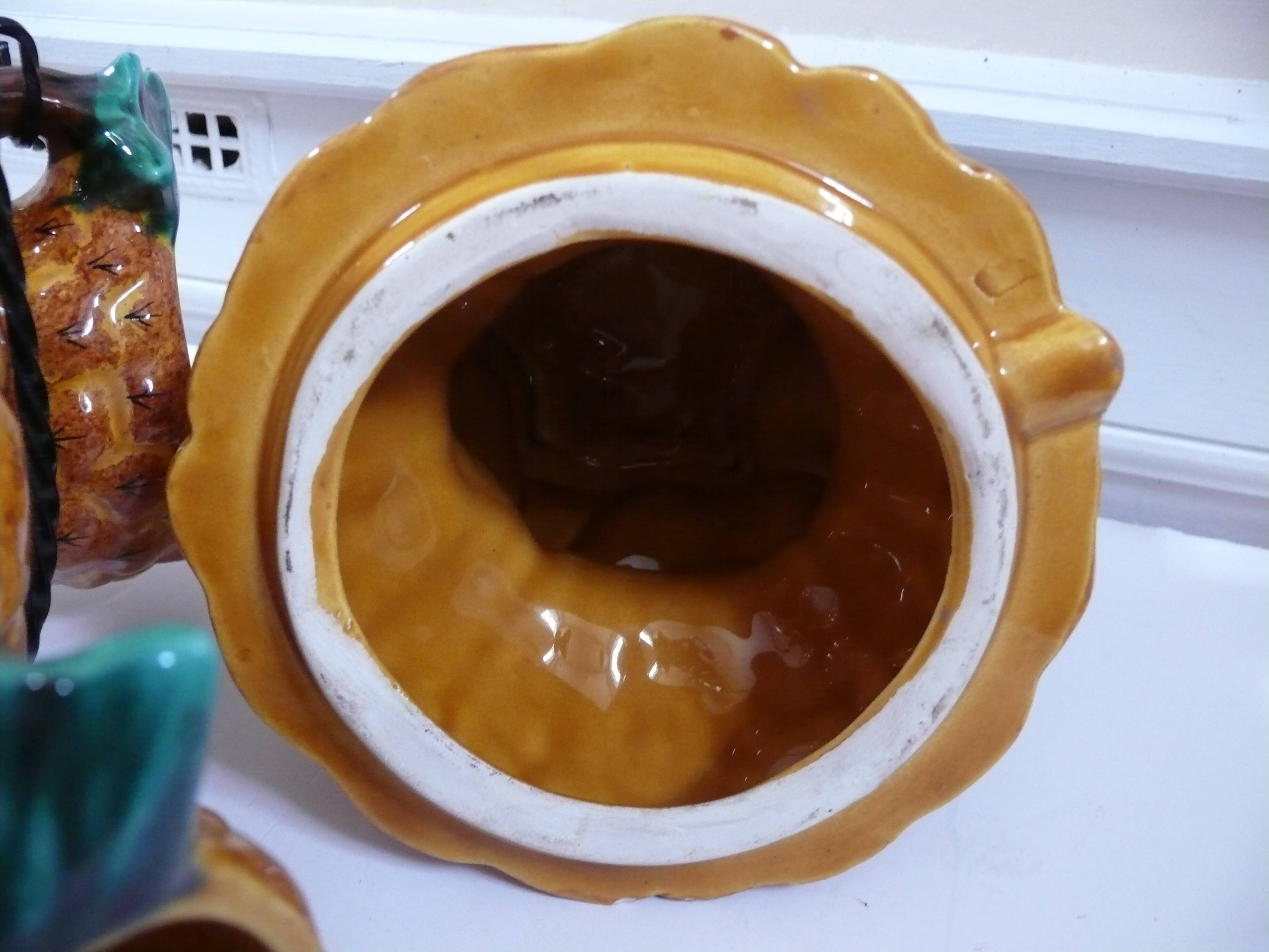 Pineapple-shaped punch set in Vallauris ceramic.