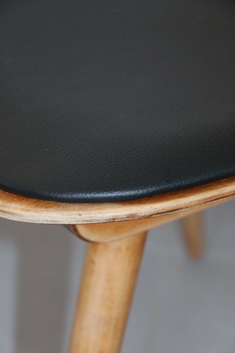 3 chairs Baumann V5 skaï black light beech