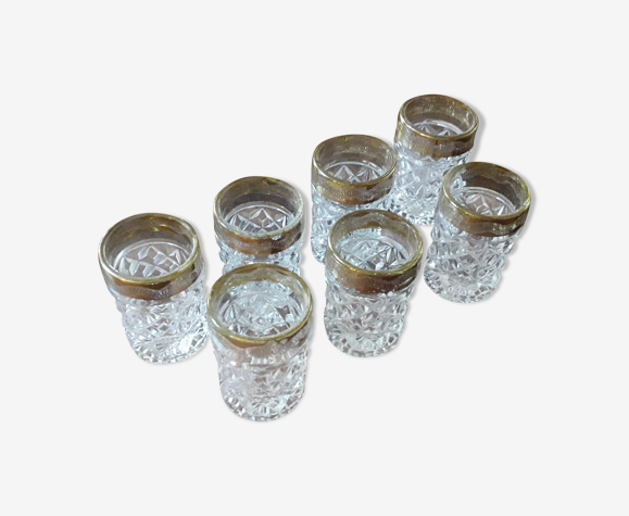 Verres à liqueur avec liserets dorés