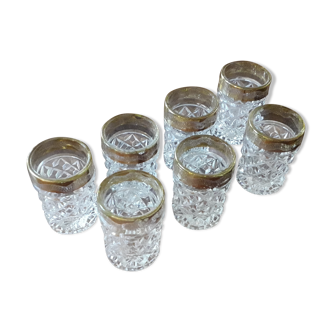 Liquor glasses with golden liserets