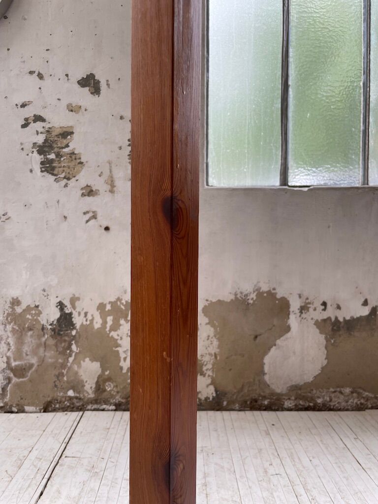 Patère wears pine coat 70