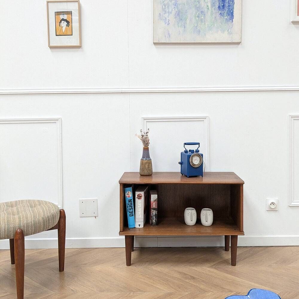 small vintage library
