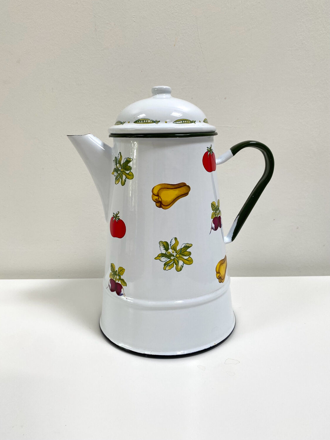 Cafetière vintage en métal émaillé