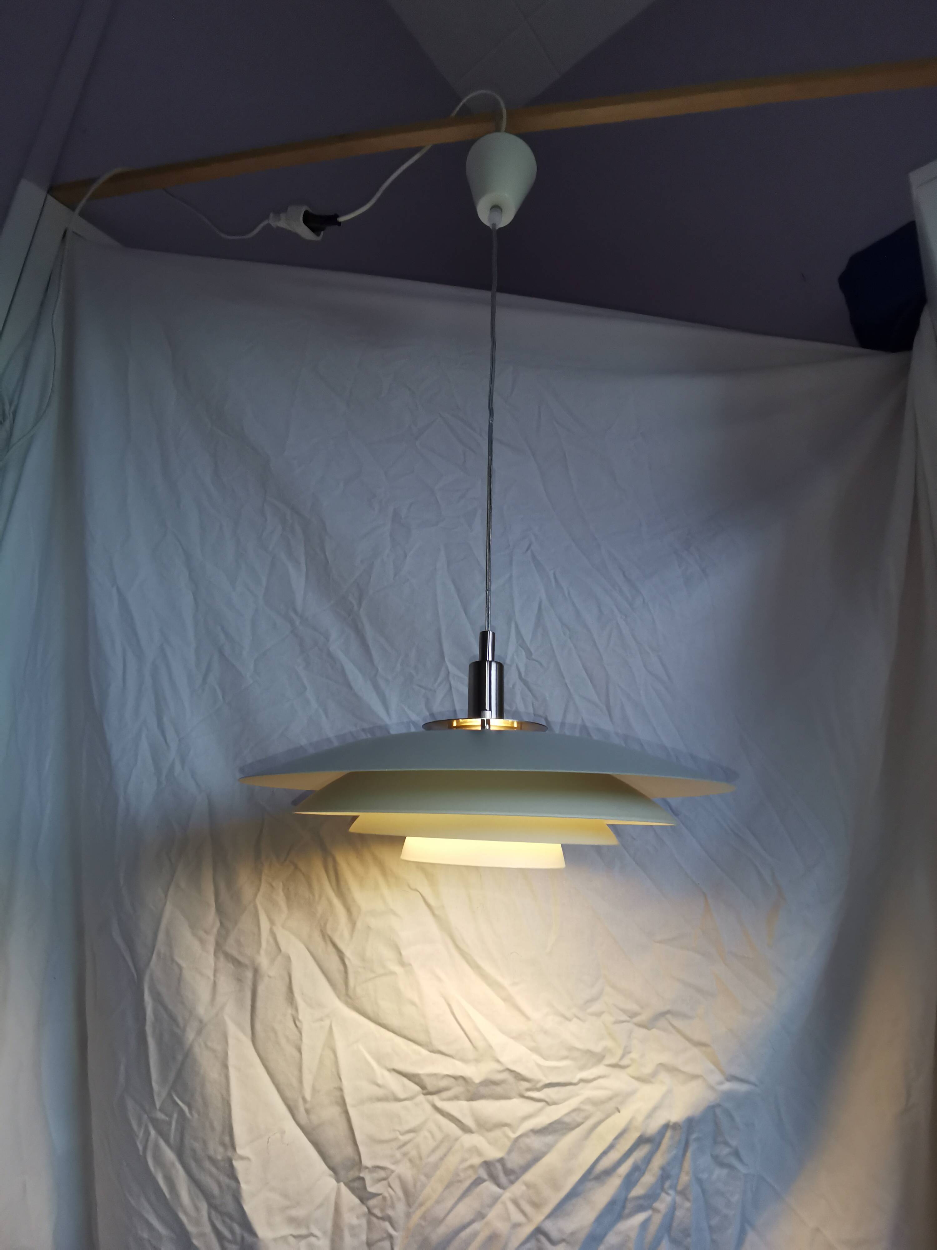 White pendant light, Scandinavian, space age, Poulsen style, 1990.