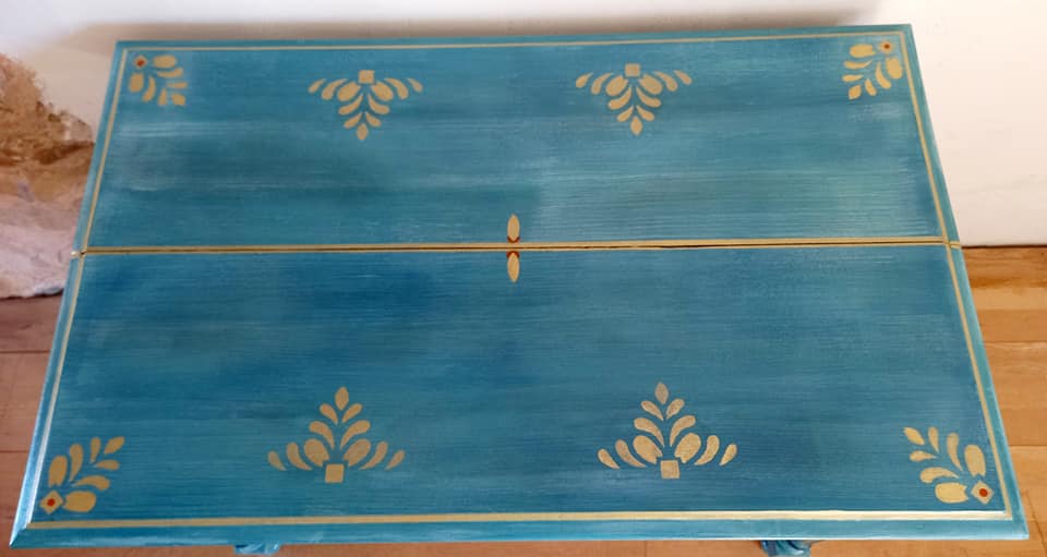 Henri II style desk 1 large drawer