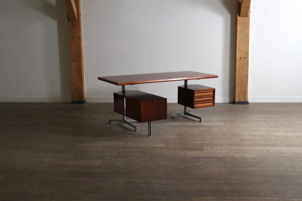 Desk by Osvaldo Borsani T95 for Tecno, Italy 1956