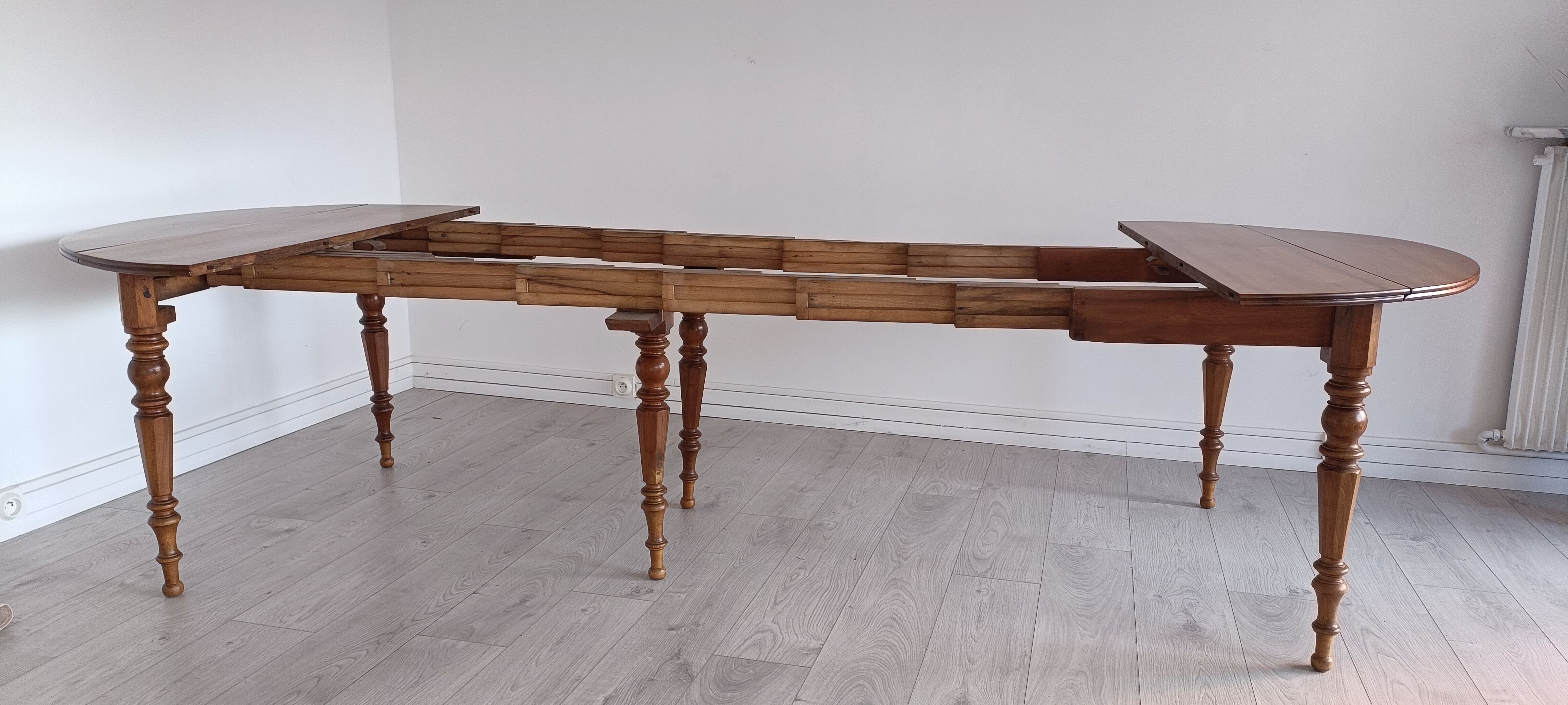 Table Louis Philipe old walnut 6 legs