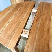 Extendable round table from the 1970s