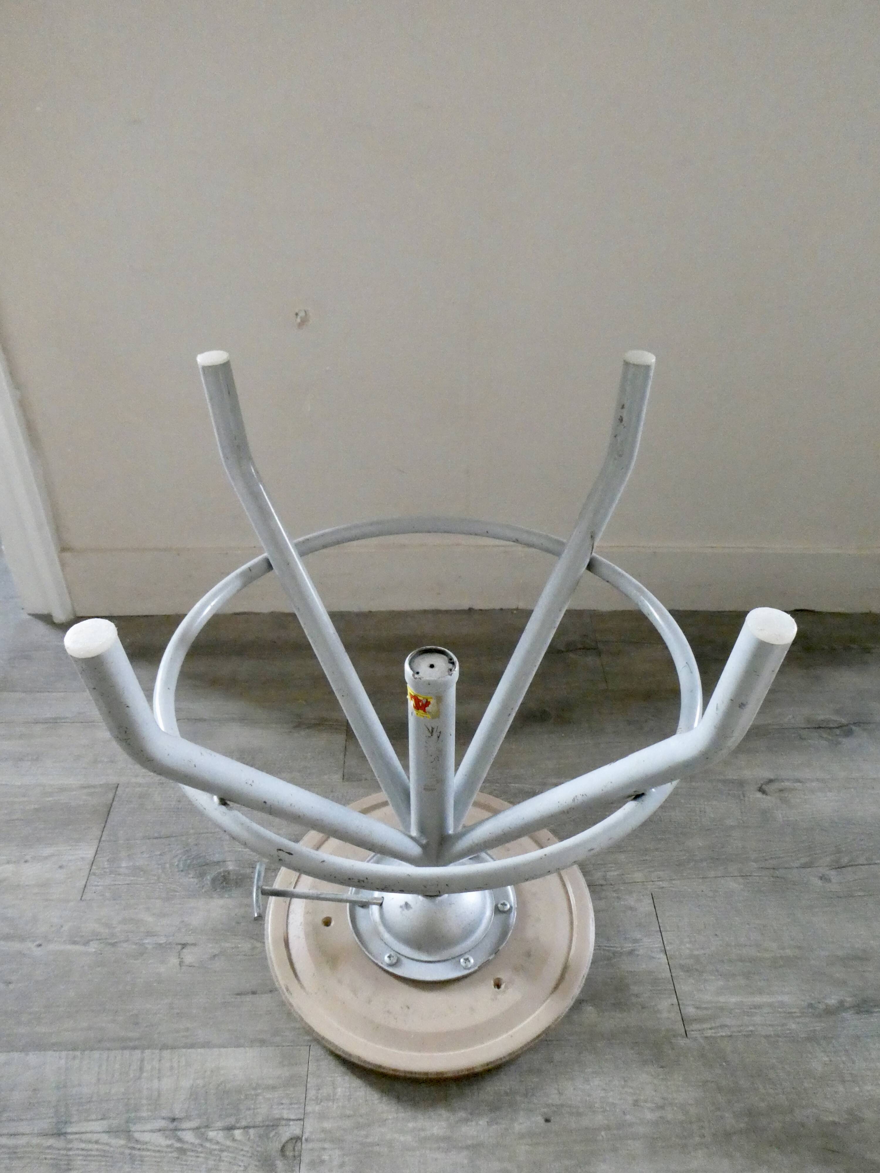 Bao adjustable workshop stool in wood and metal