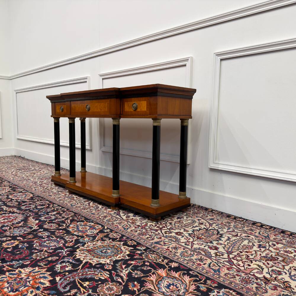 Classic Italian Selva Sidetable