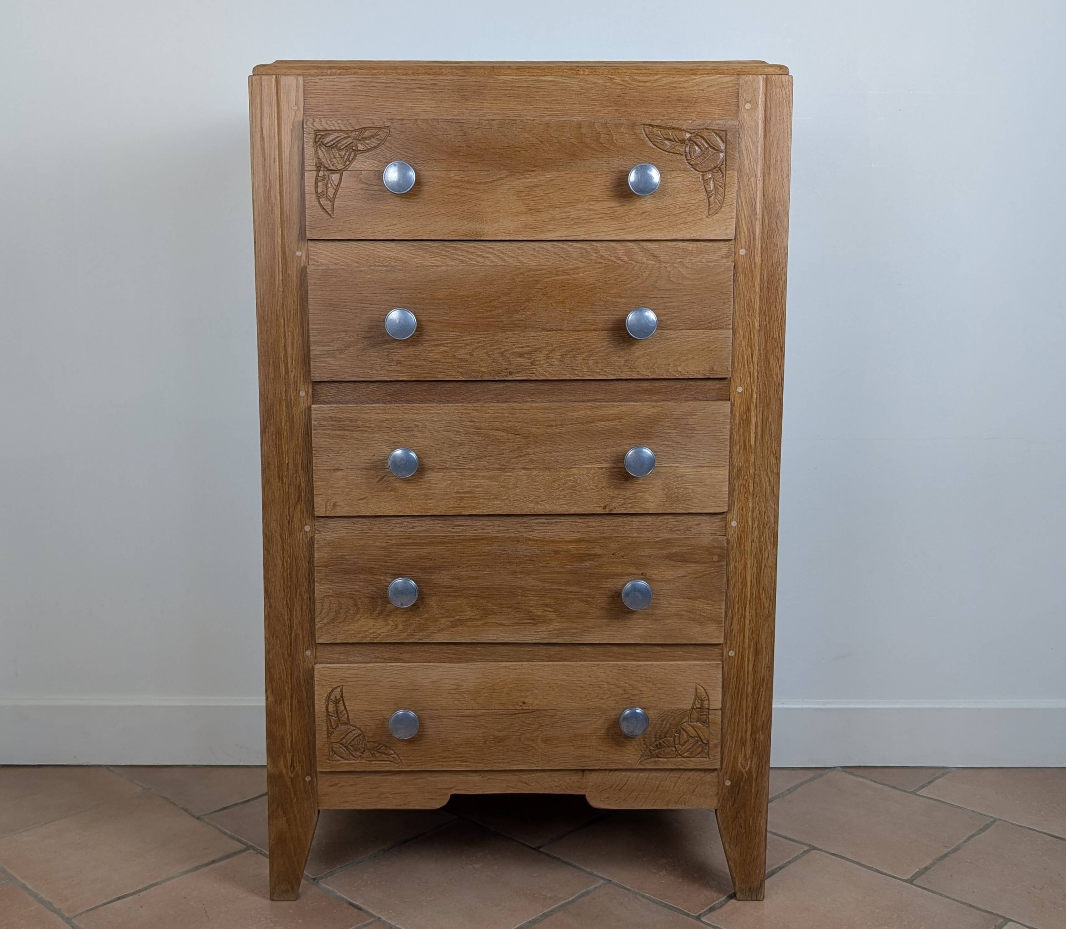 Chest of drawers