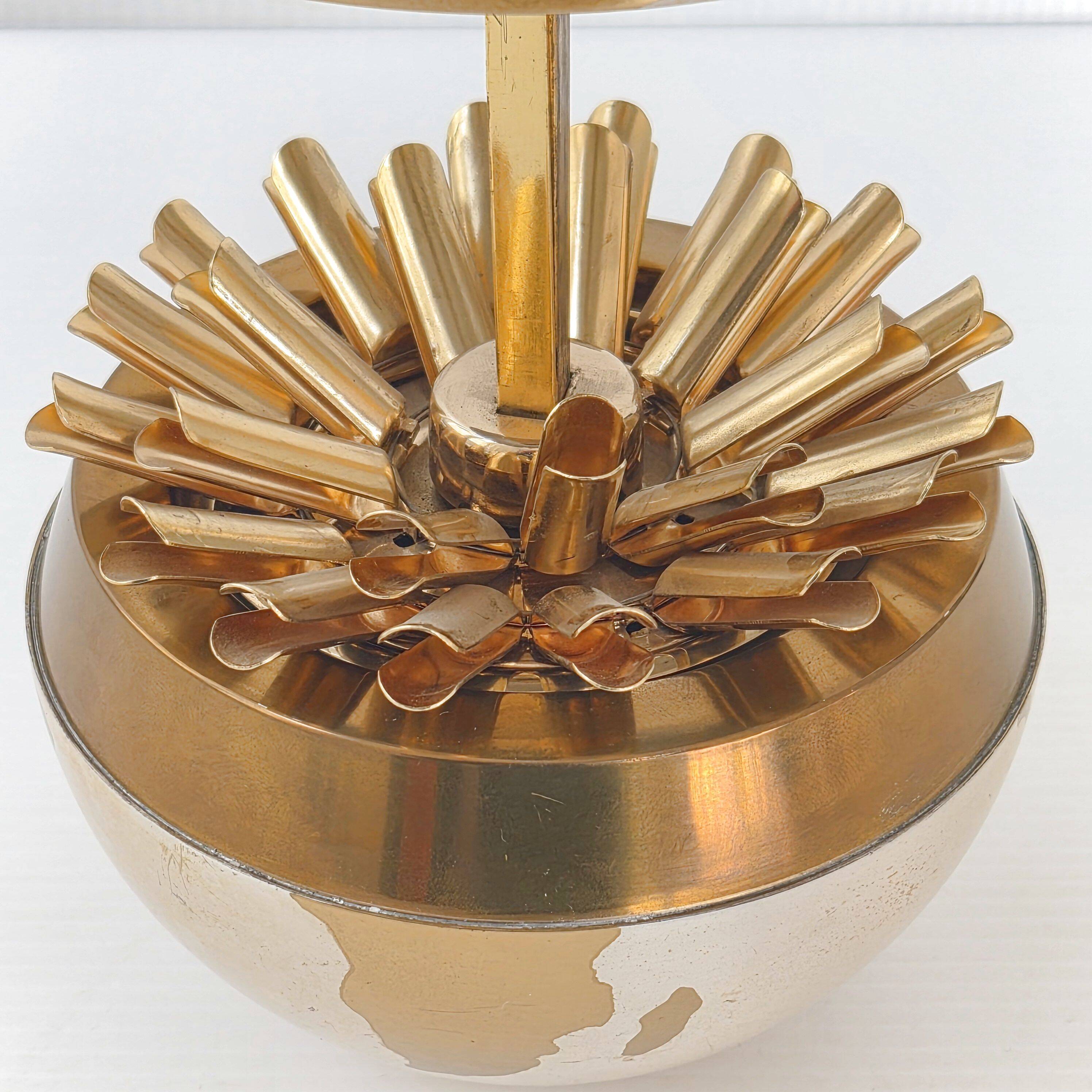 VINTAGE CIGARETTE & LIGHTER DISPENSER 1970 WORLD MAP GLOBE 70S RETRO