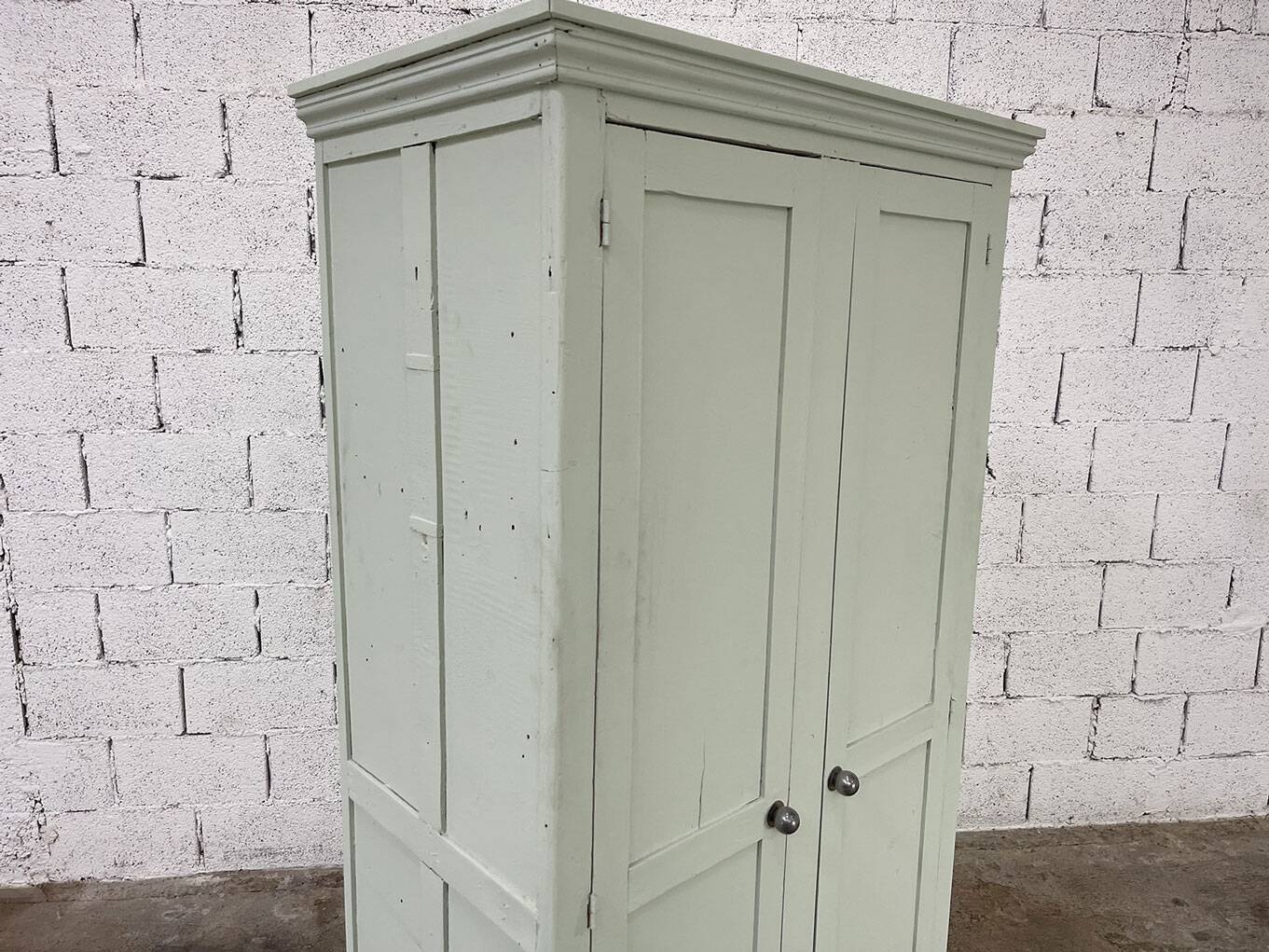Armoire parisienne en pin années 1950