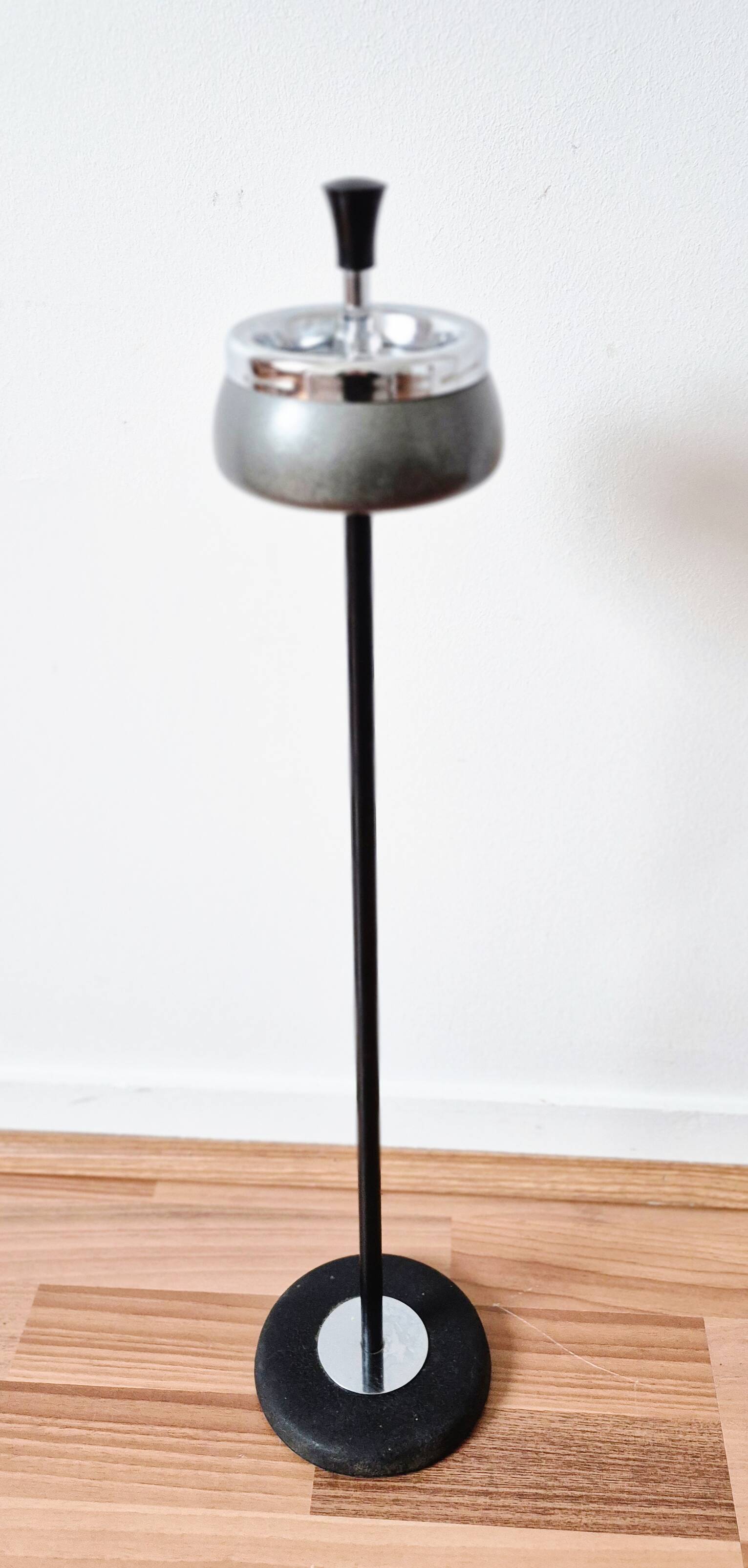 Cendrier  sur pied   , vintage français, années 70