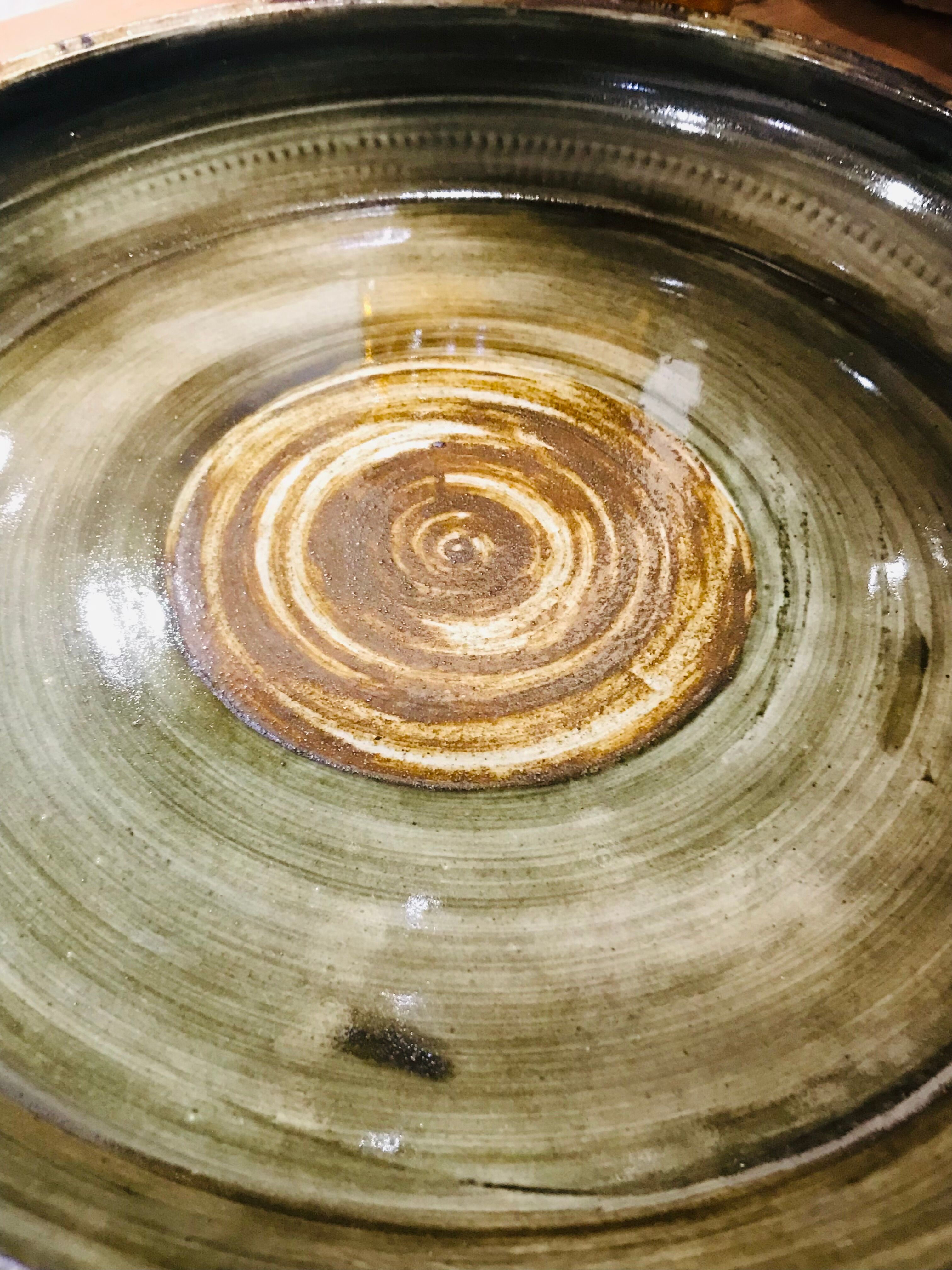 Round glazed sandstone dish