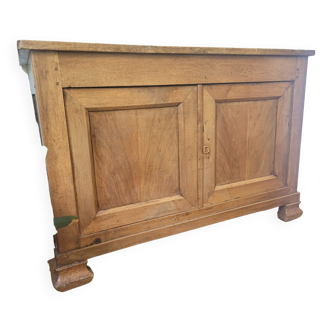 Low oak buffet