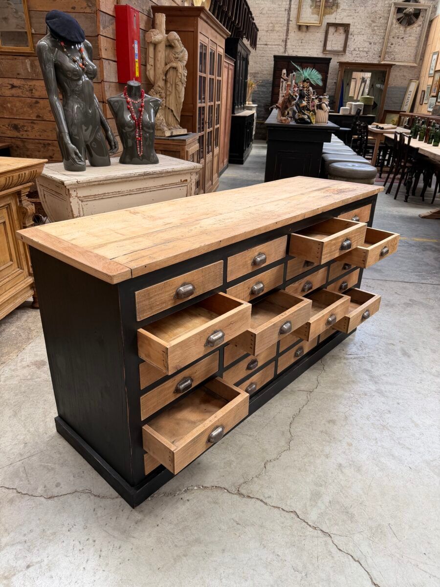 Workshop furniture with 24 drawers from the early 20th century.