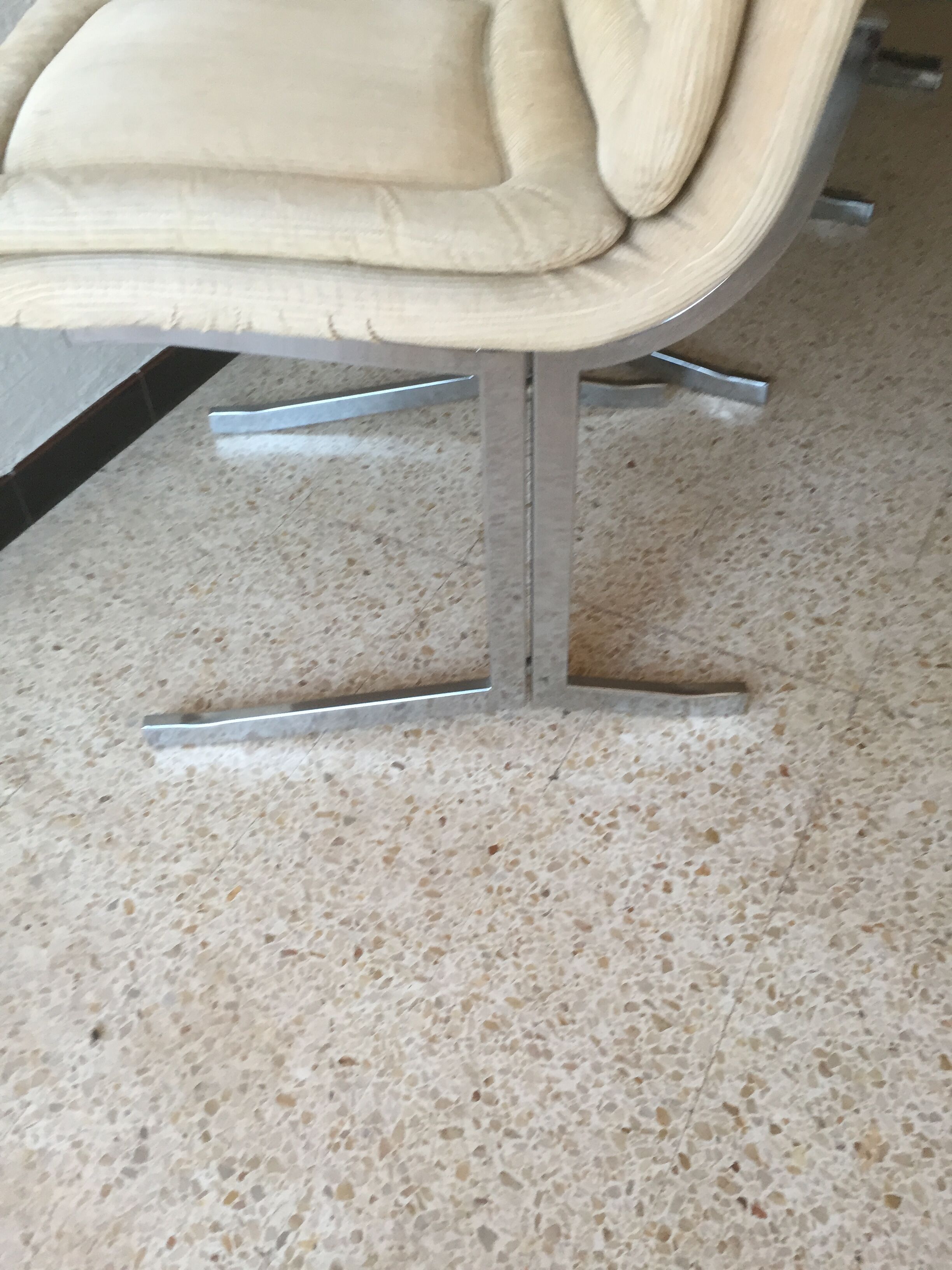 Set of 4 chairs in cream velvet seventies