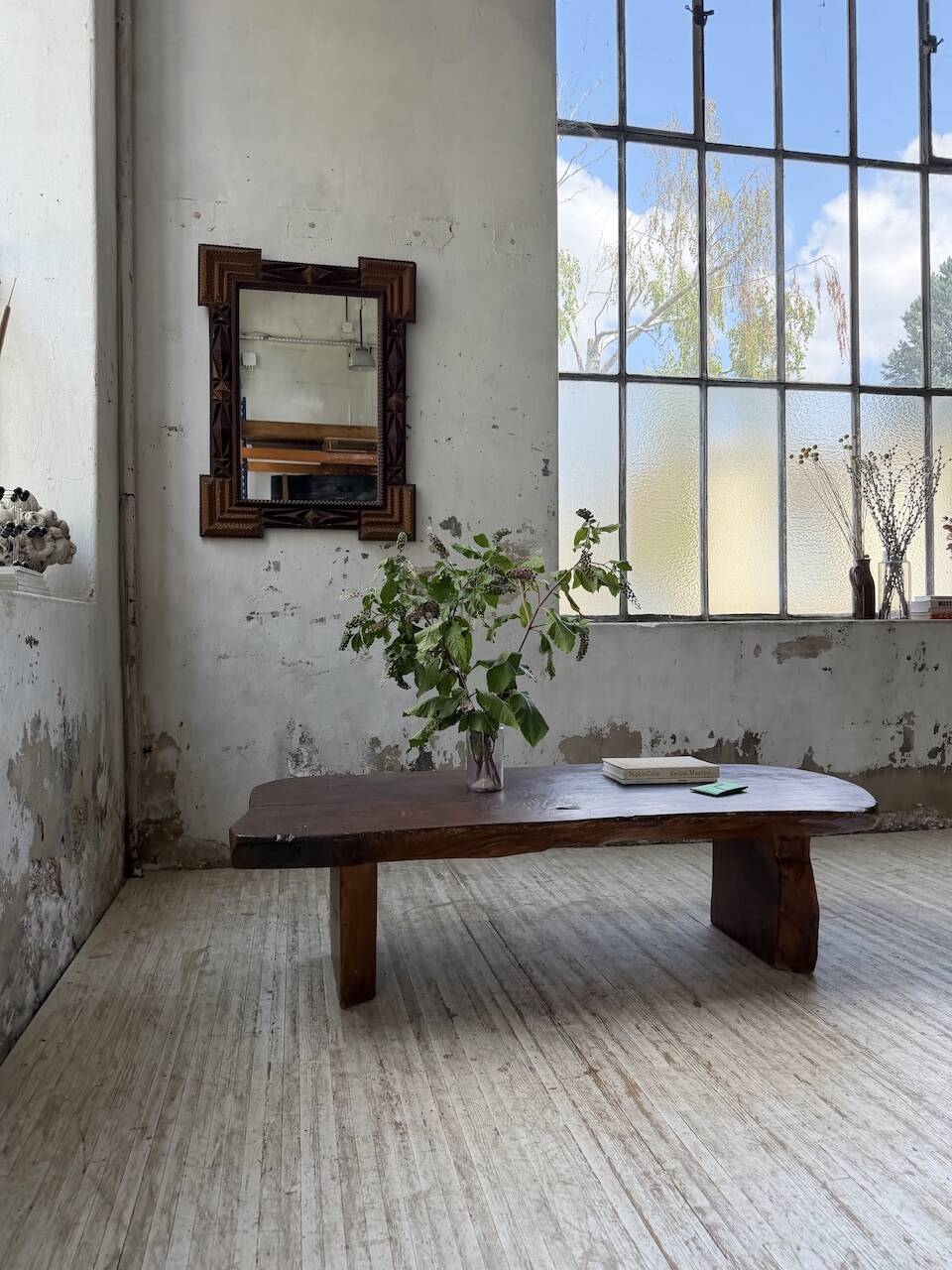 Table basse brutaliste artisanale 1950