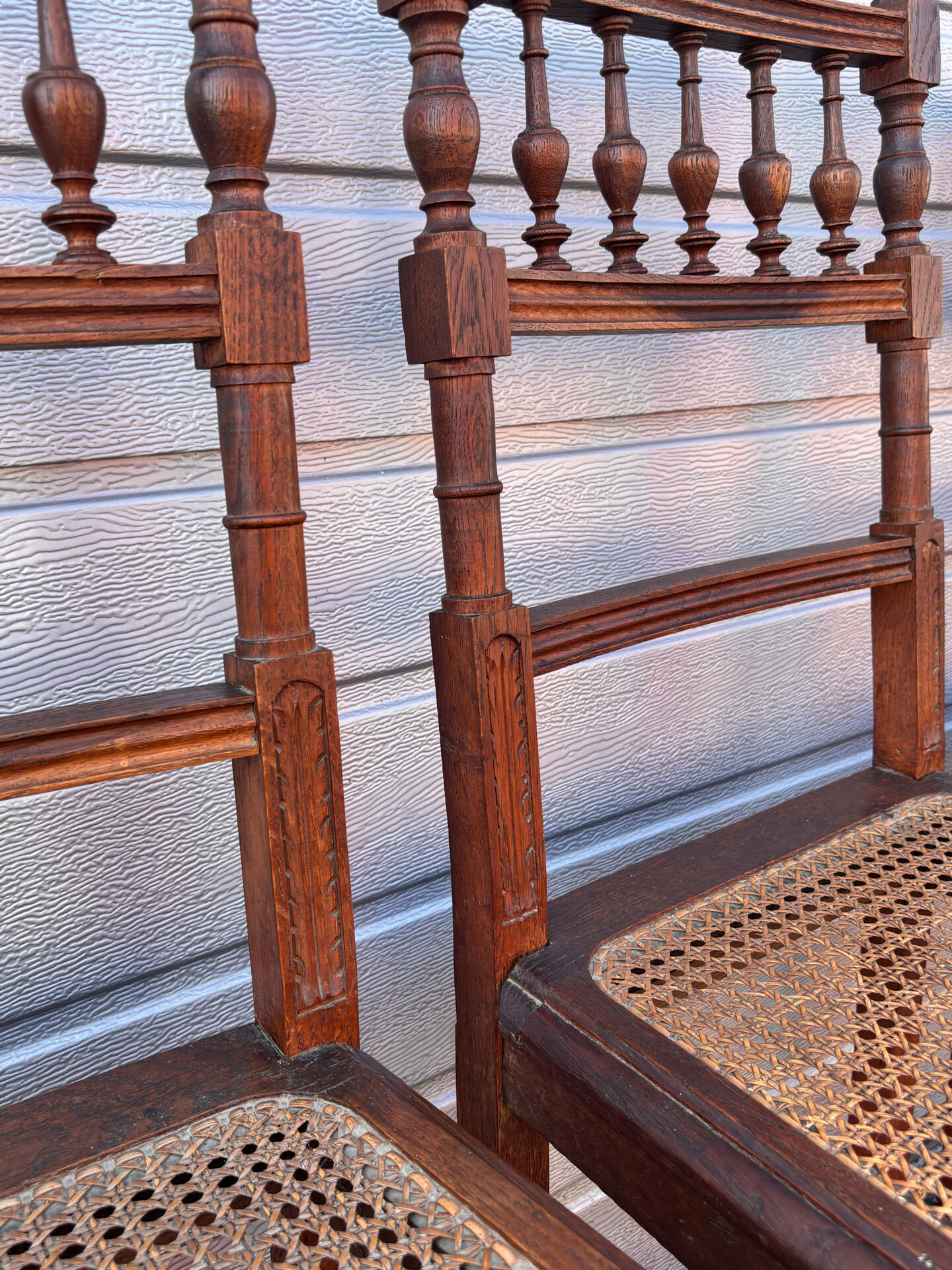 Set of 4 antique wooden and caned chairs – Henri II style