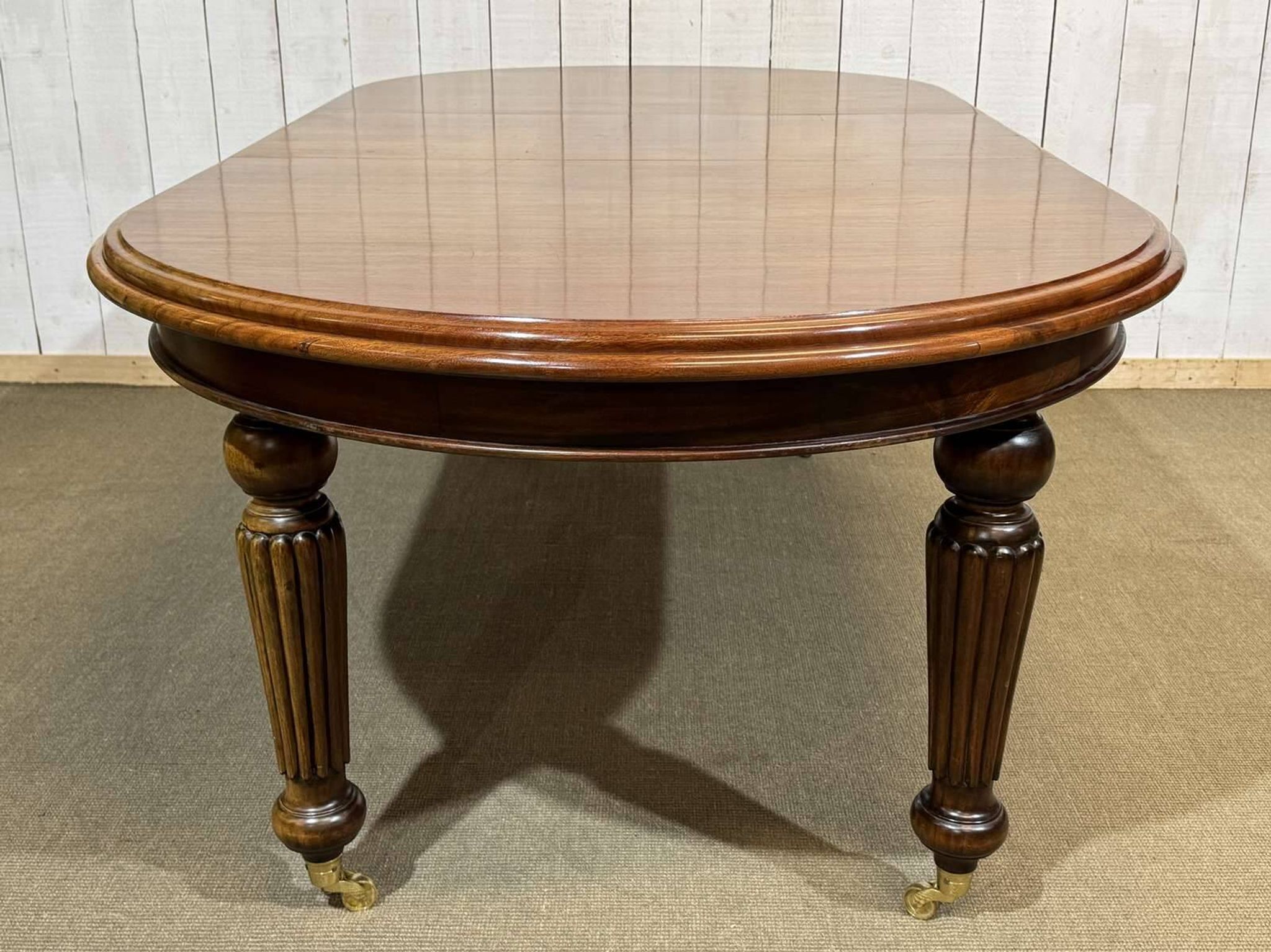 Table ovale style Victorienne en acajou avec 1 allonge