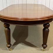 Table ovale style Victorienne en acajou avec 1 allonge