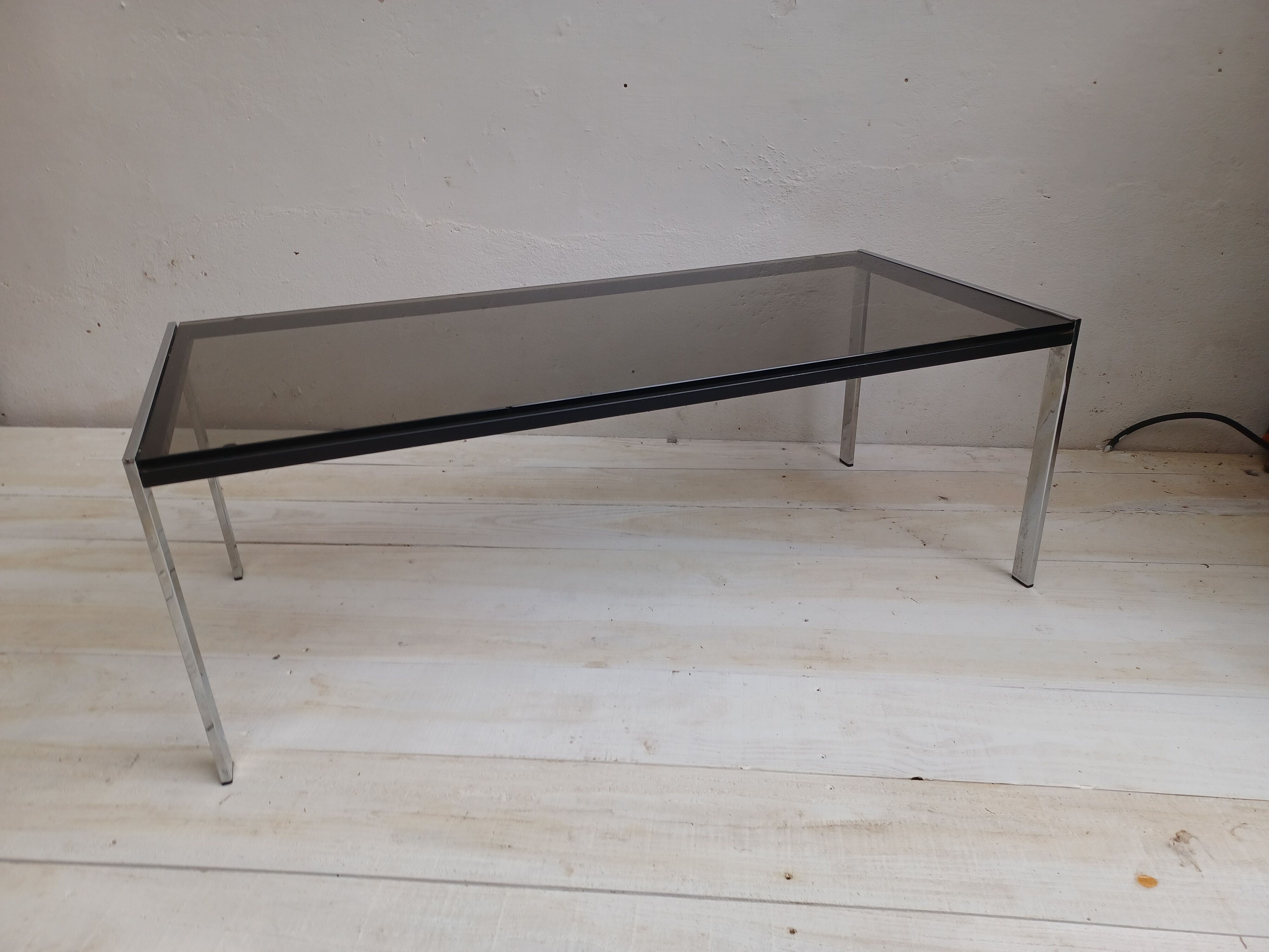 Table basse , verre fumé