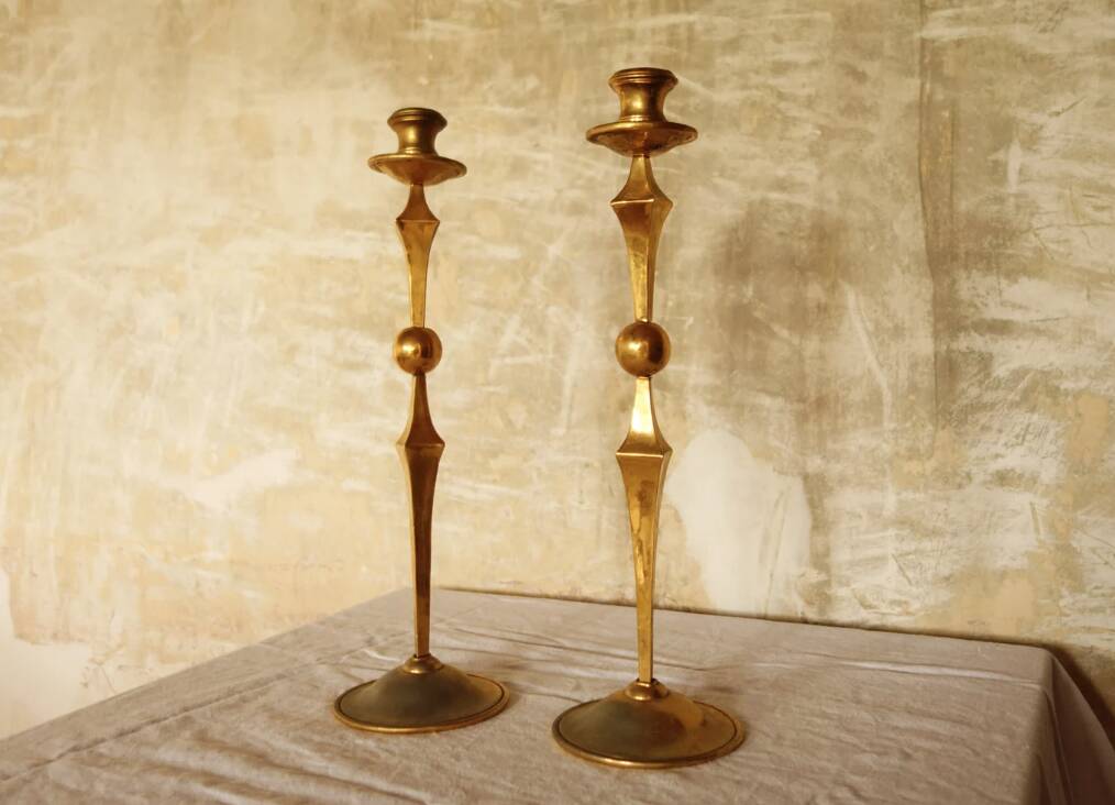 Contemporary brass candlesticks.
