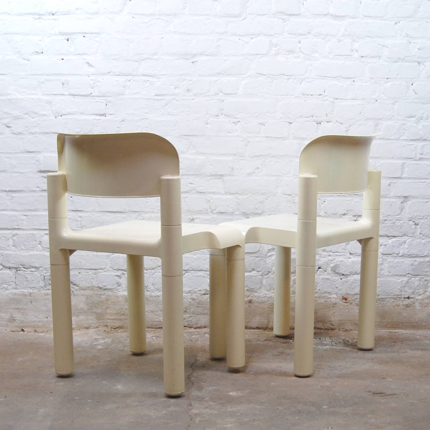 Paire de chaises en plastique UPO d'Eero Aarnio 1979