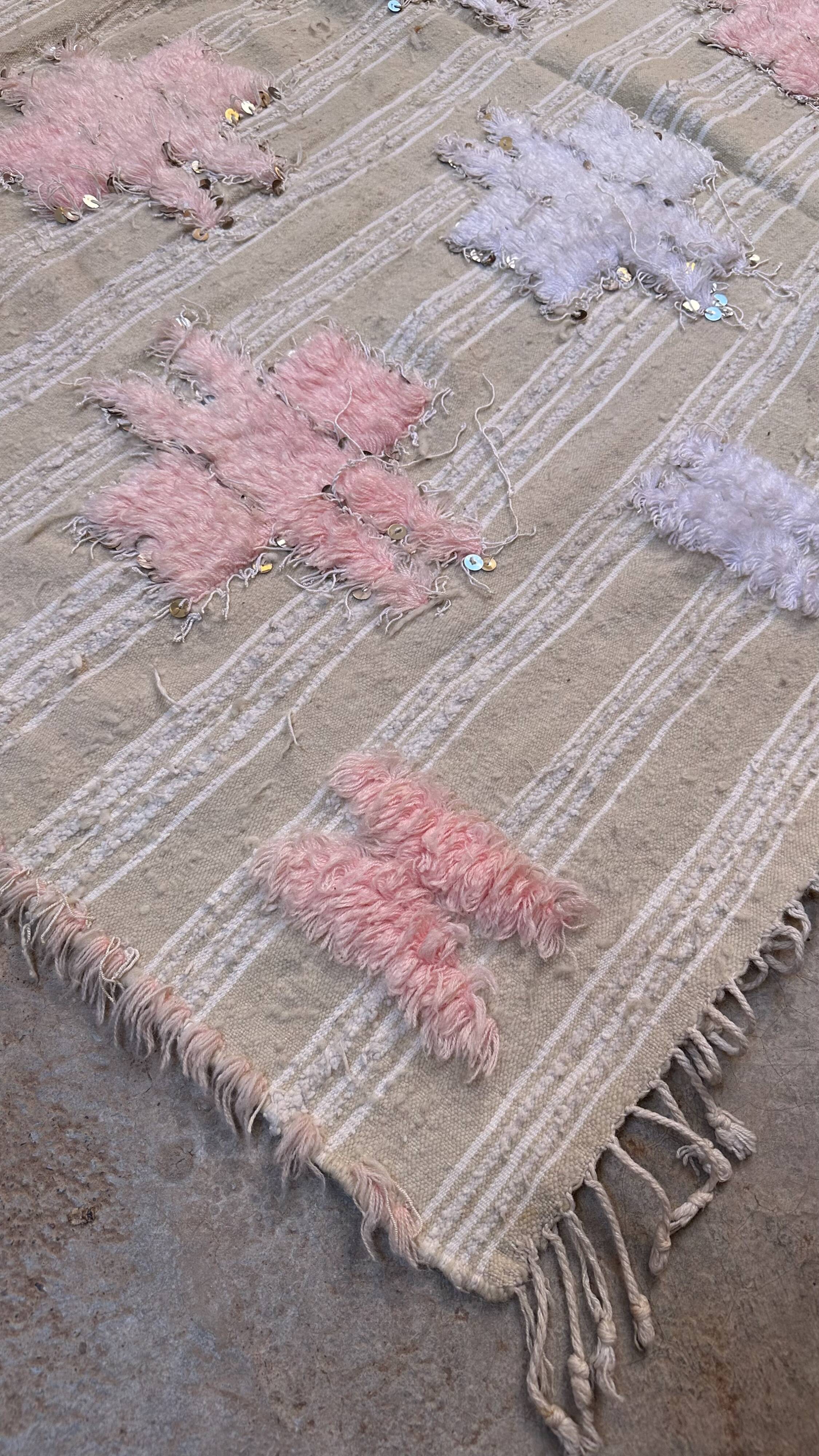 Handira beige moroccan rug